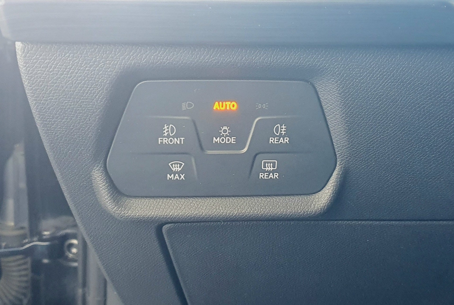 CUPRA LEON ST 1.4 e-HYBRID pHEV DSG-image-9