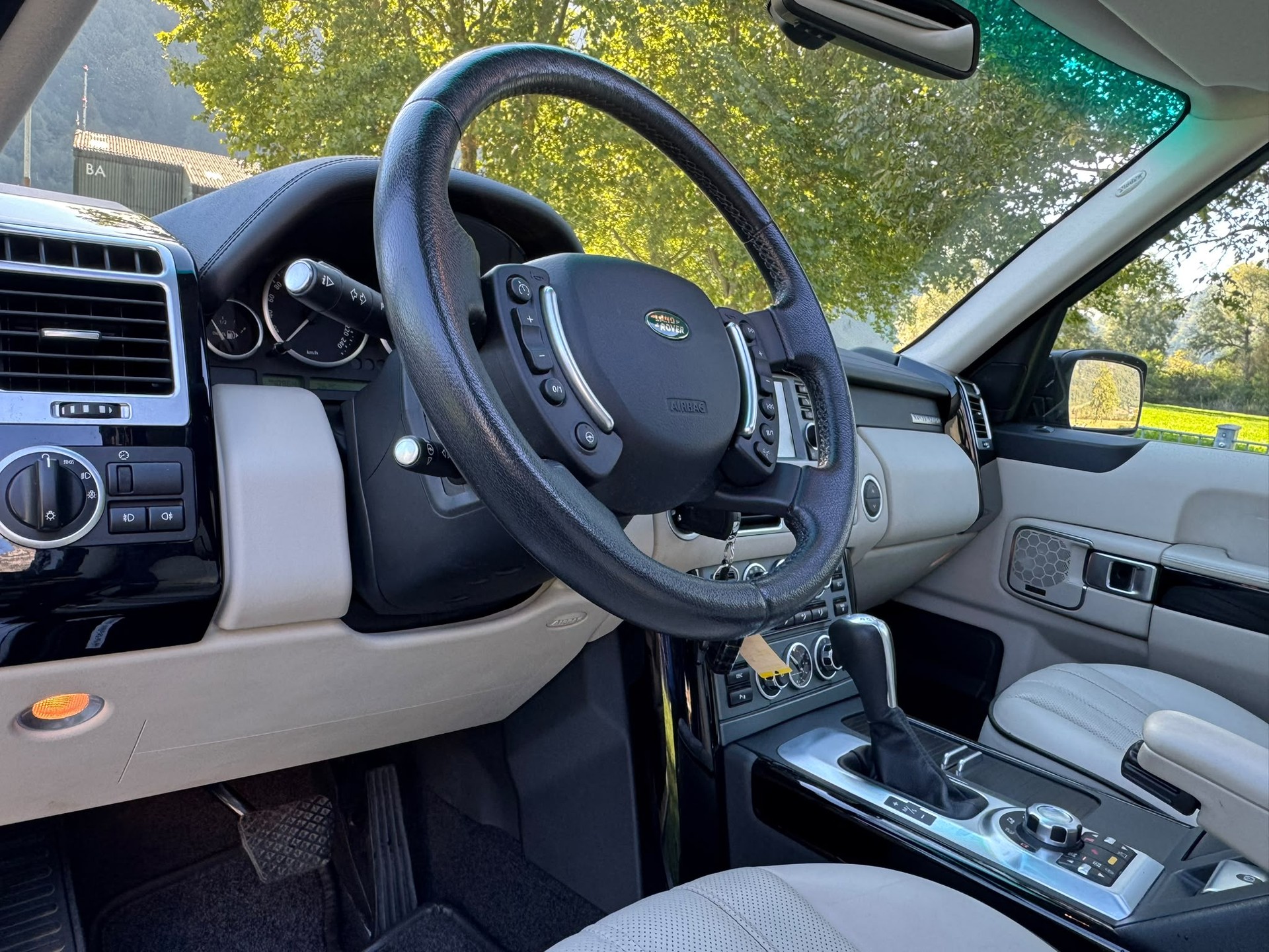 LAND ROVER Range Rover 3.6 d Vogue Automatic-image-17