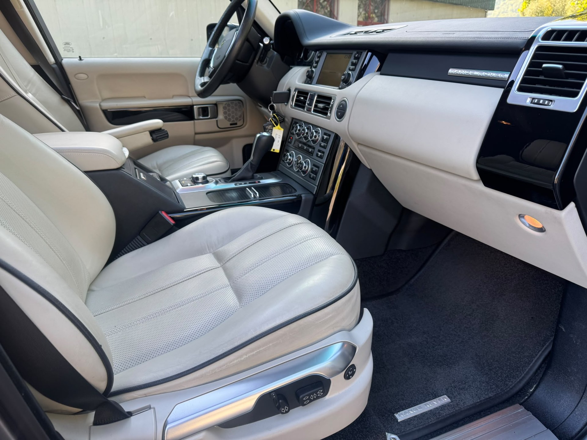 LAND ROVER Range Rover 3.6 d Vogue Automatic-image-15