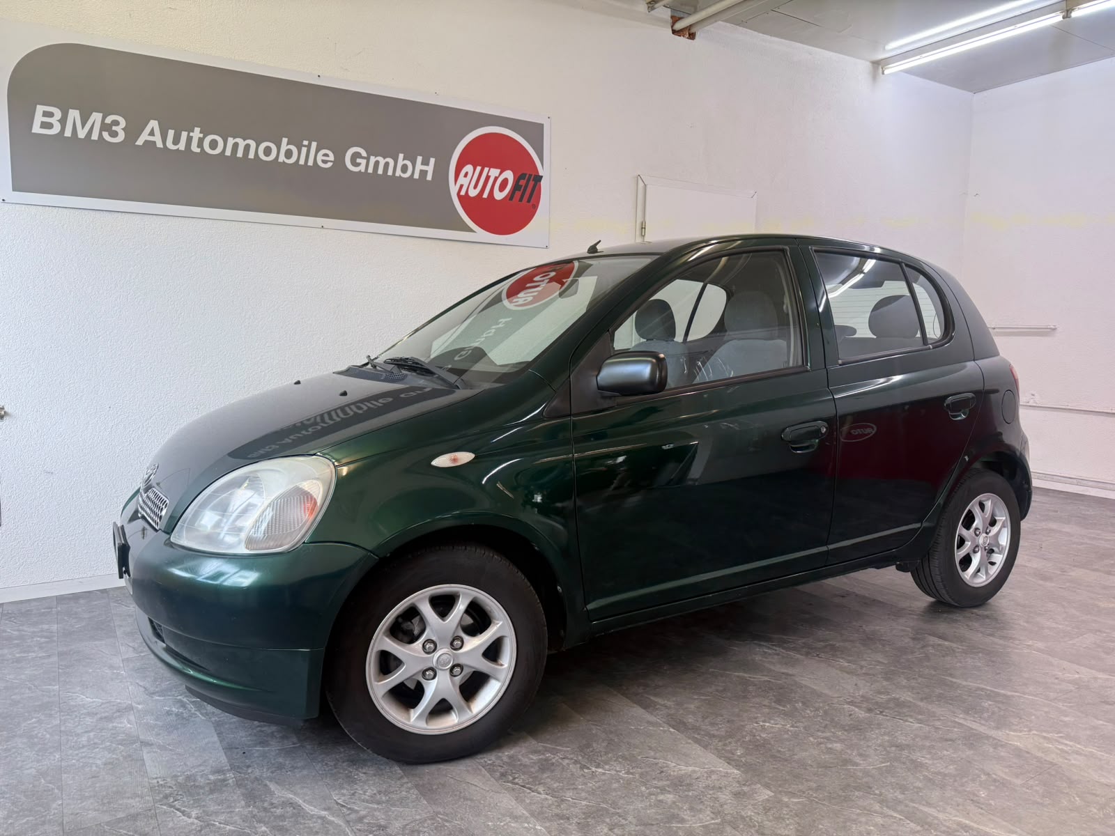 TOYOTA Yaris 1.3 Linea Sol-image-1