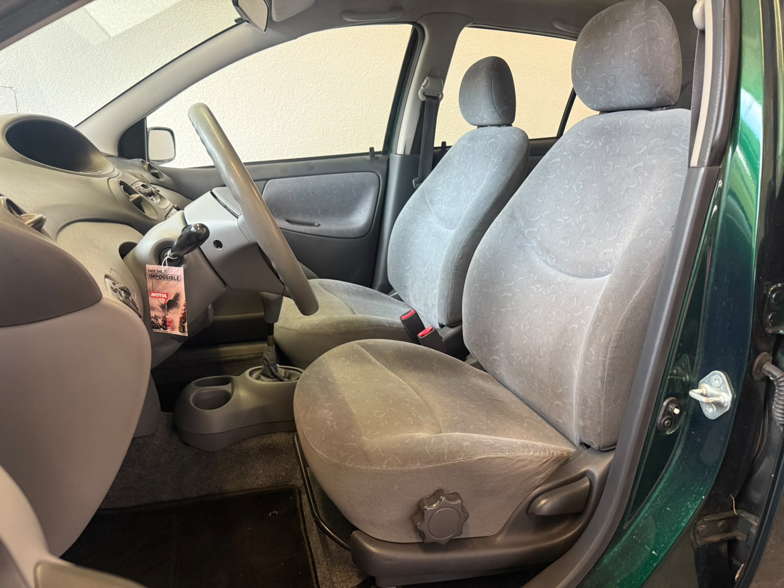 TOYOTA Yaris 1.3 Linea Sol-image-8