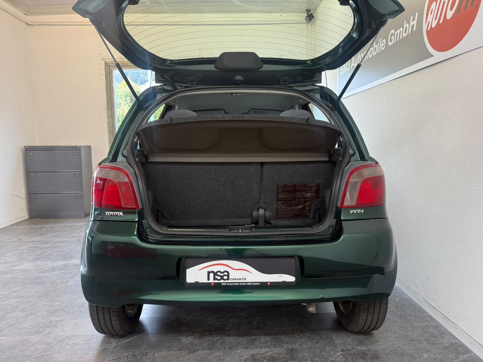 TOYOTA Yaris 1.3 Linea Sol-image-4