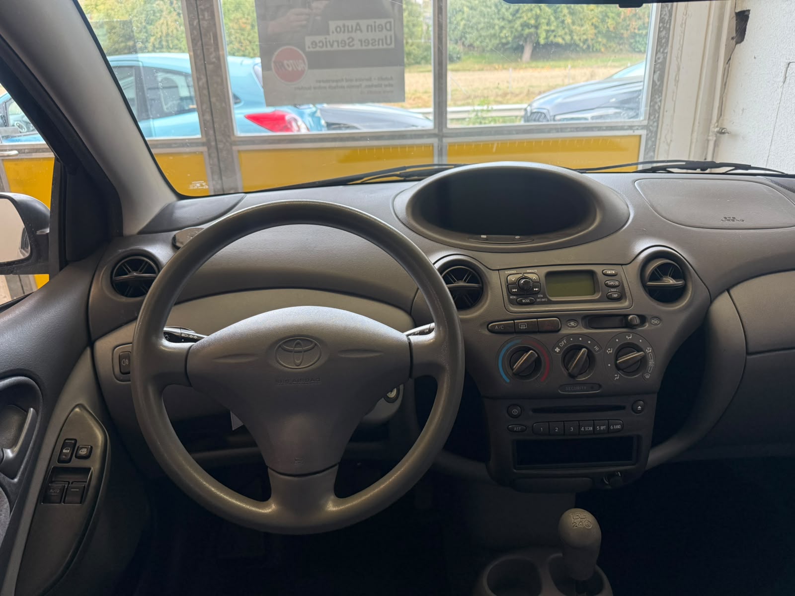 TOYOTA Yaris 1.3 Linea Sol-image-7