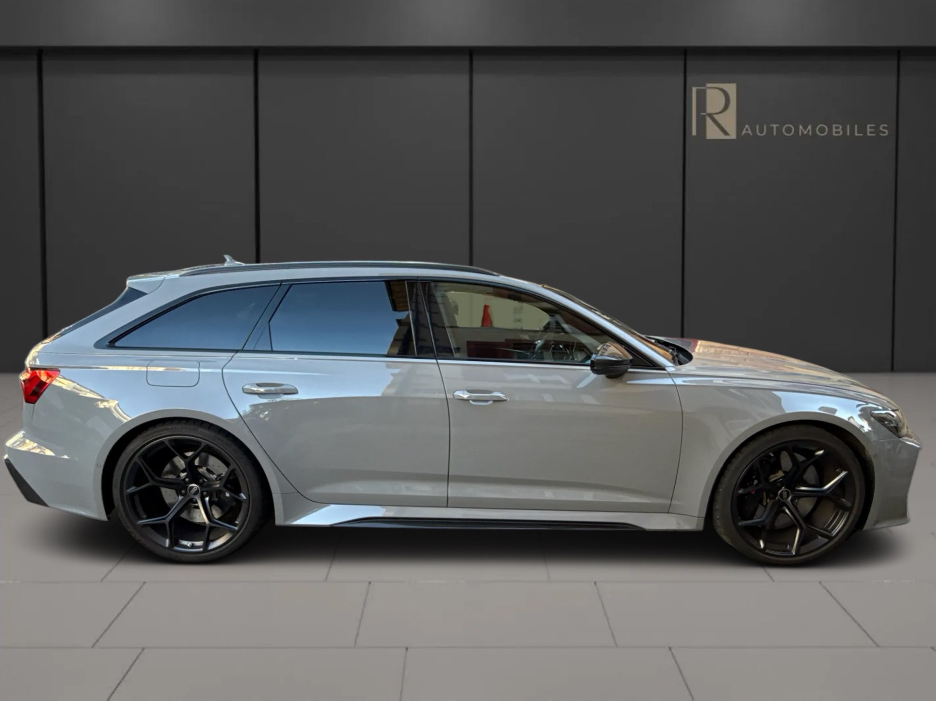 AUDI RS6 Avant 4.0 TFSI V8 Performance quattro-image-3