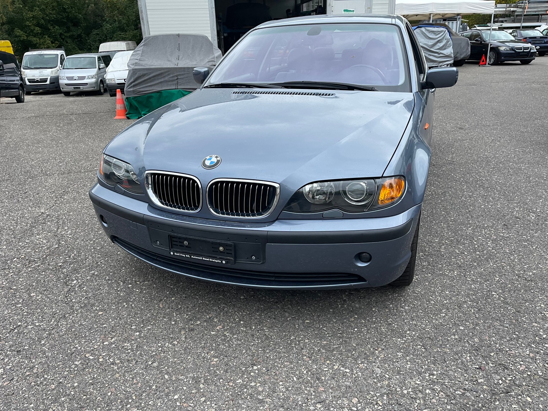 BMW 320i Frisch ab Kontrolle-image-2