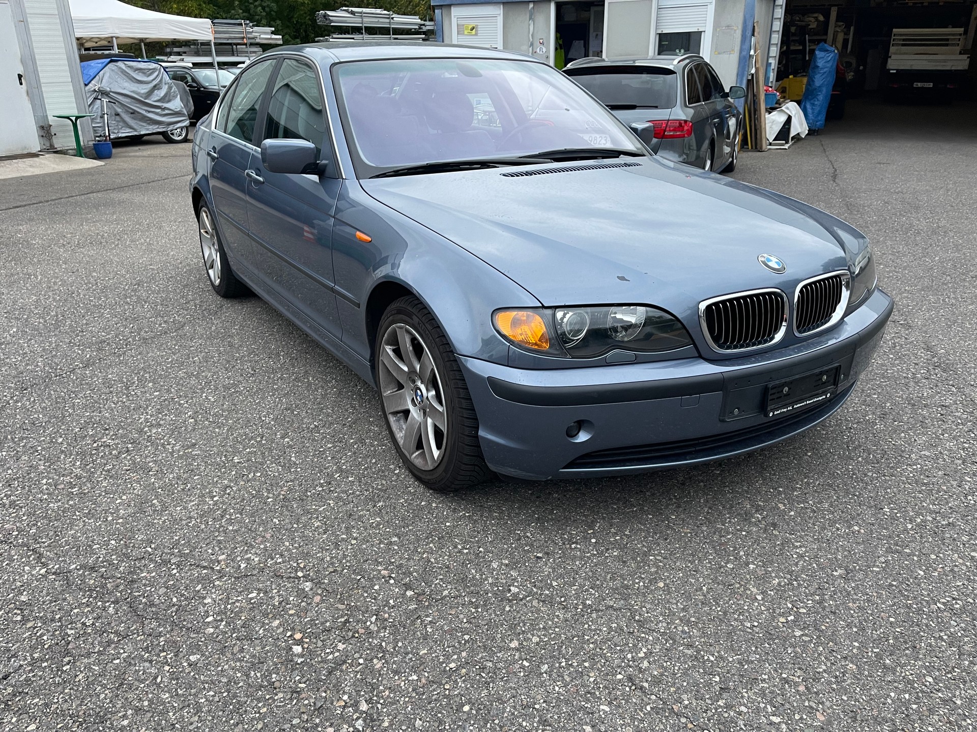 BMW 320i Frisch ab Kontrolle-image-1