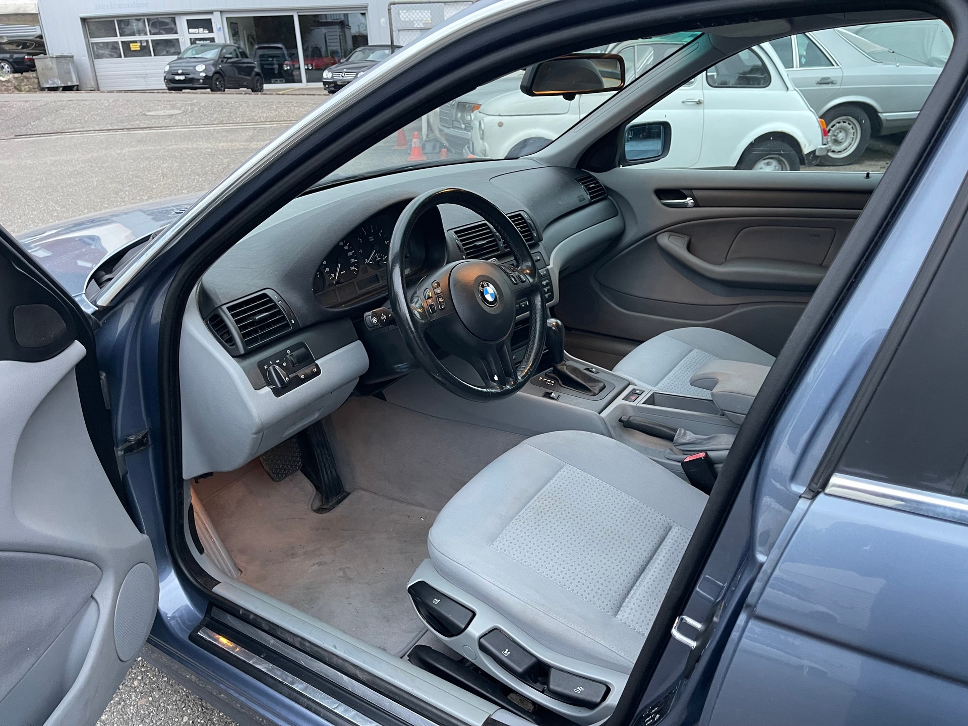 BMW 320i Frisch ab Kontrolle-image-10