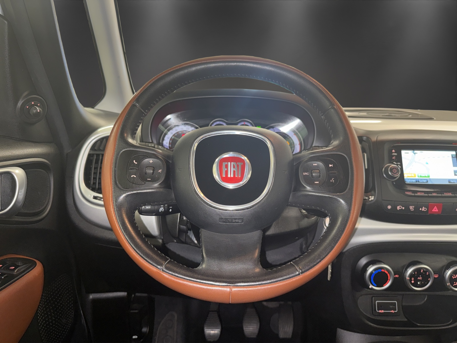FIAT 500L 1.6 JTD Trekking Line-image-12