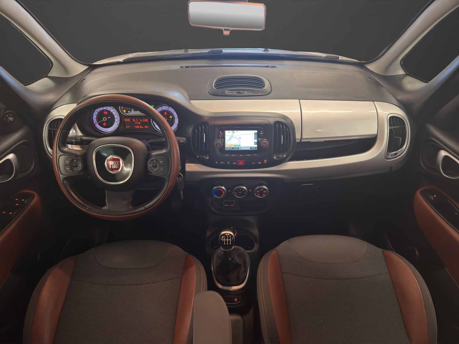 FIAT 500L 1.6 JTD Trekking Line-image-8