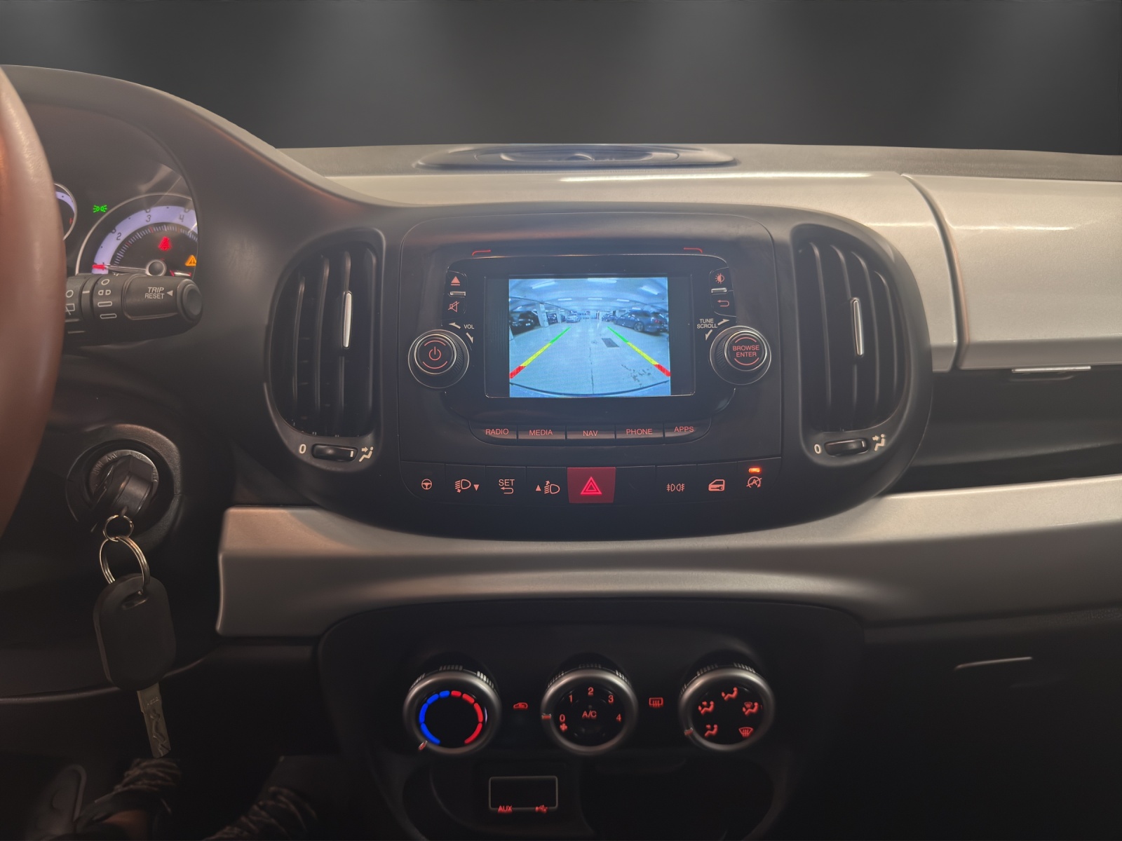 FIAT 500L 1.6 JTD Trekking Line-image-11