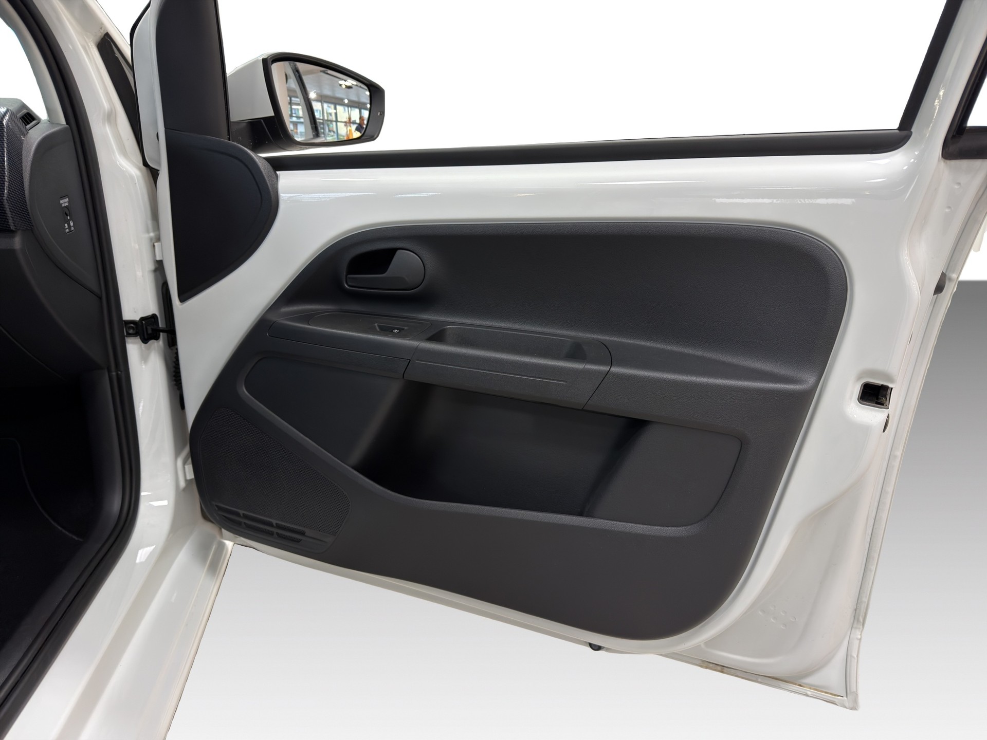 VW e-Up-image-6