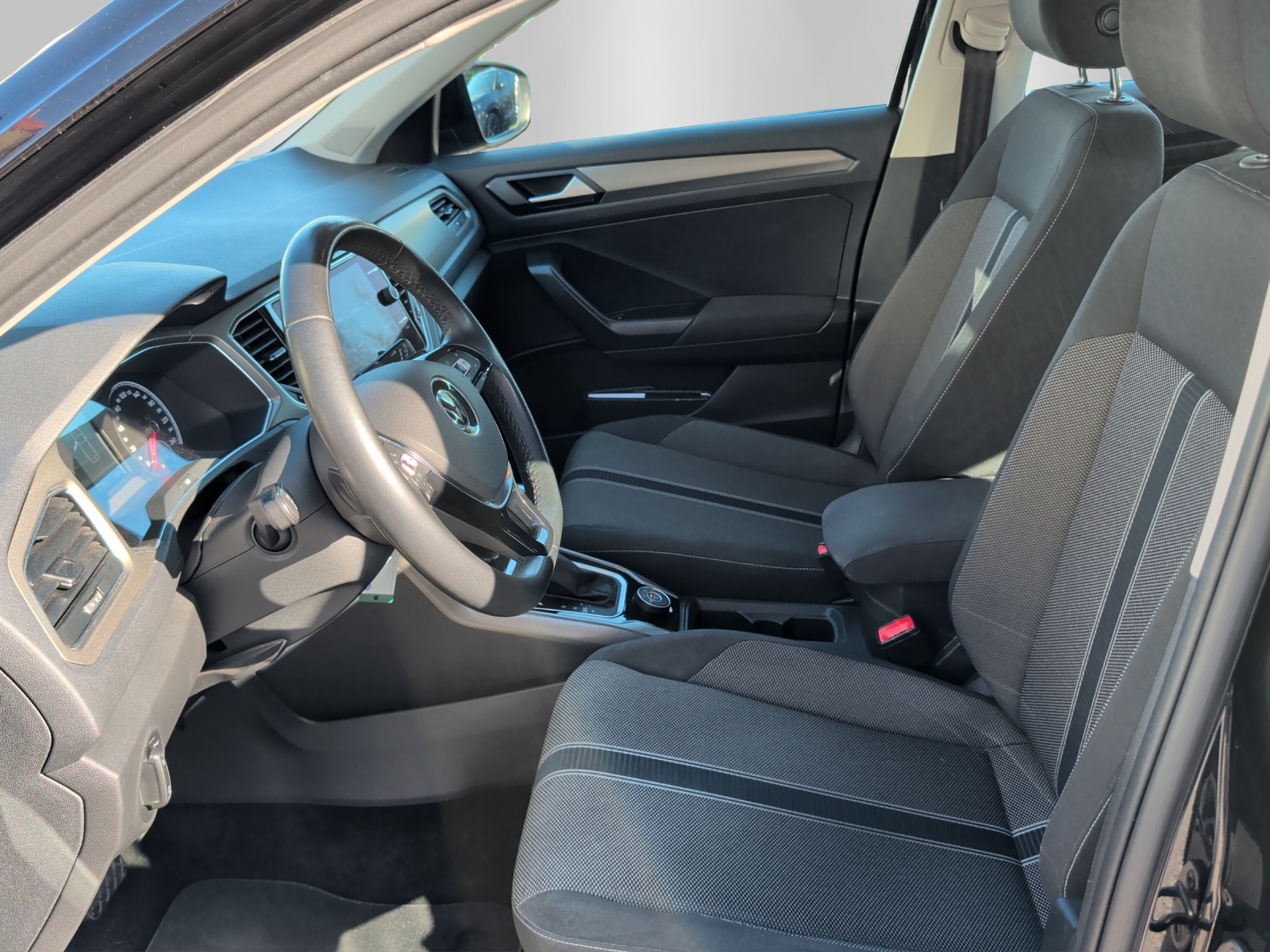 VW T-Roc 2.0 TSI Advance DSG 4Motion-image-8