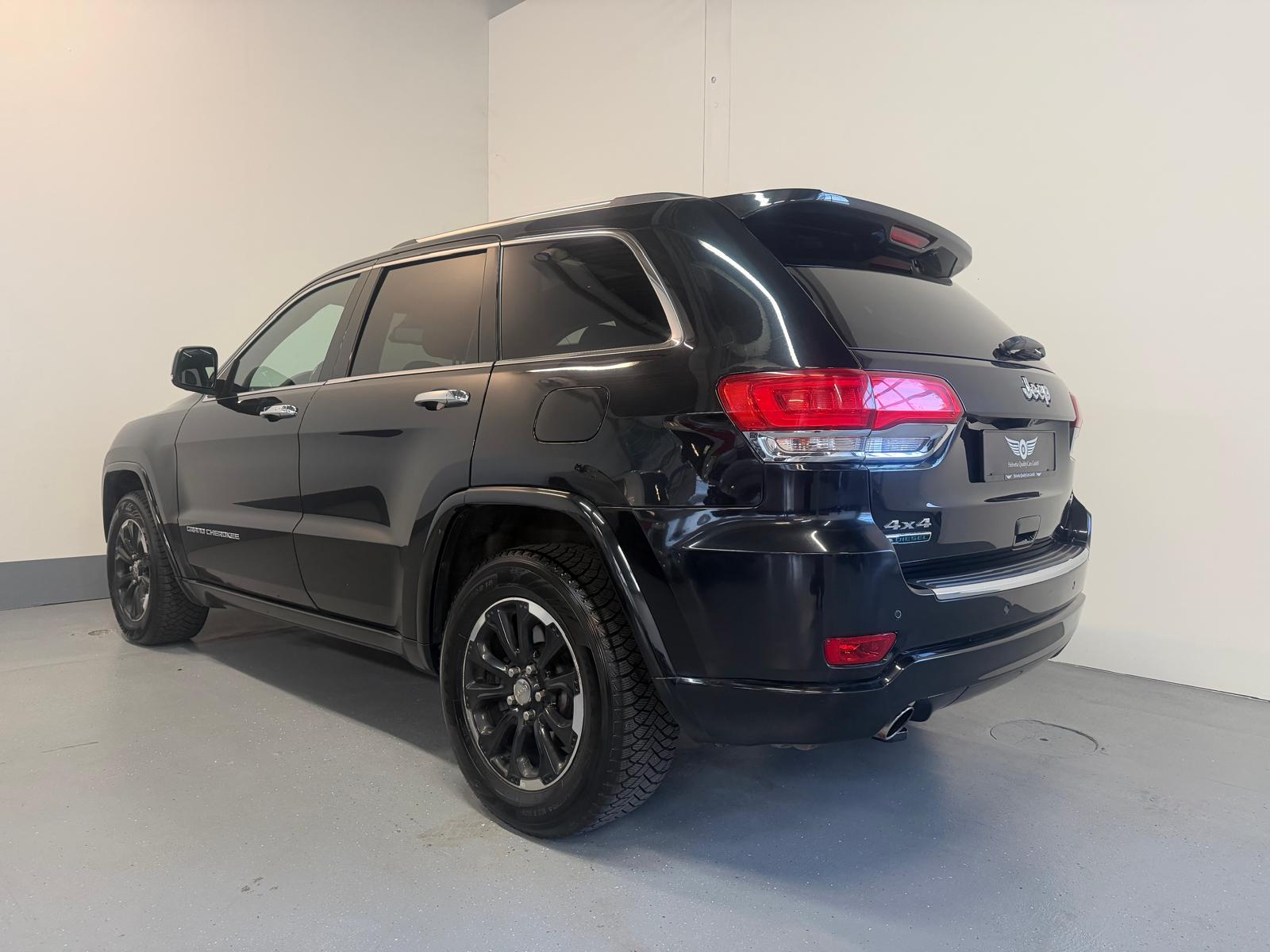 JEEP Grand Cherokee 3.0 CRD Overland Automatic-image-12