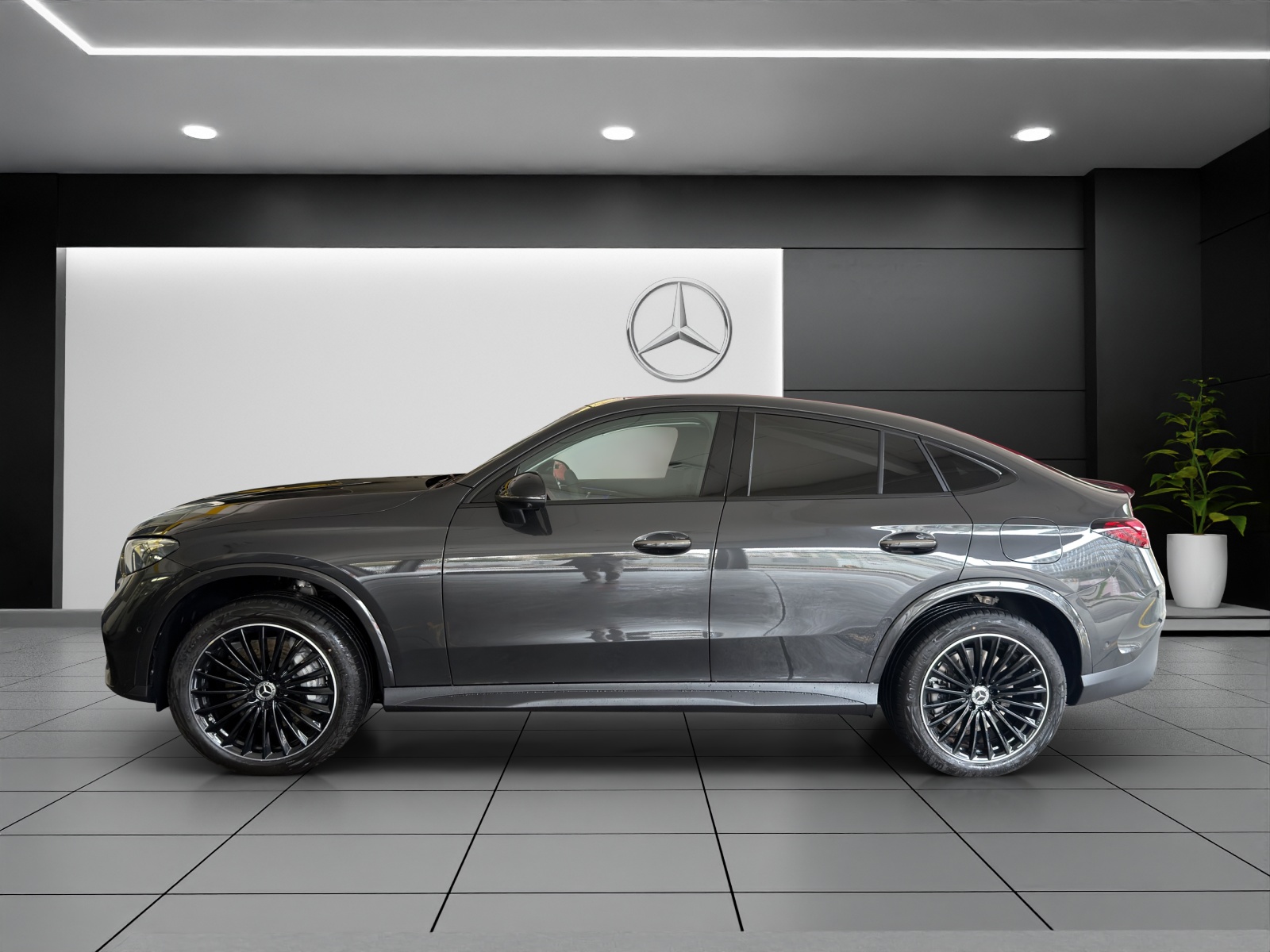 MERCEDES-BENZ GLC Coupé 300 e 4Matic 9G-Tronic-image-3