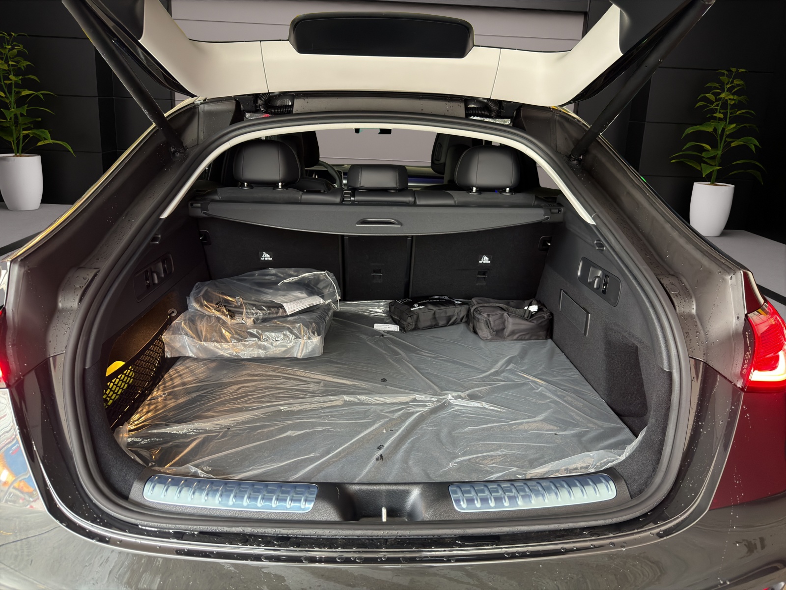 MERCEDES-BENZ GLC Coupé 300 e 4Matic 9G-Tronic-image-6