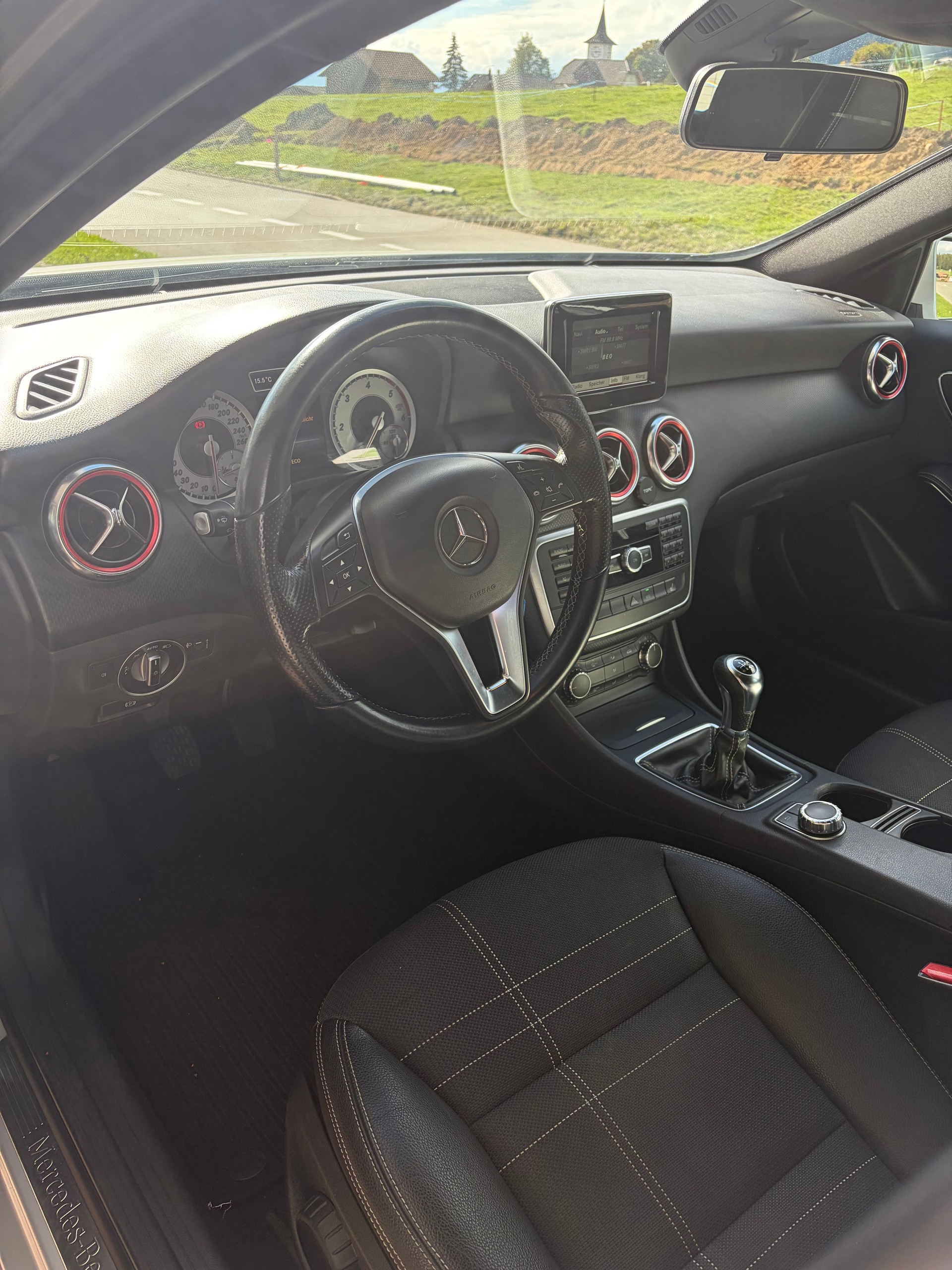 MERCEDES-BENZ A 200-image-3