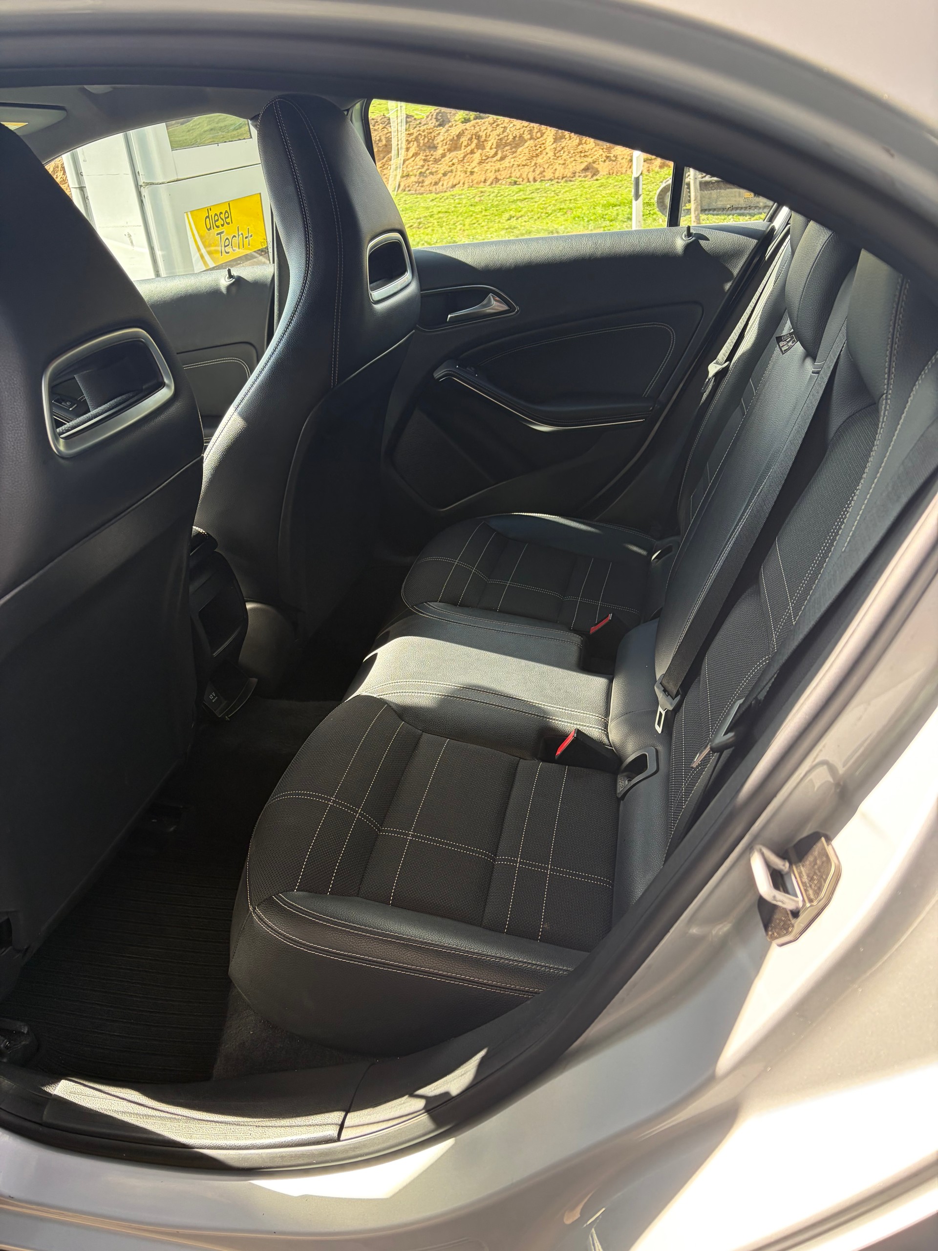 MERCEDES-BENZ A 200-image-4