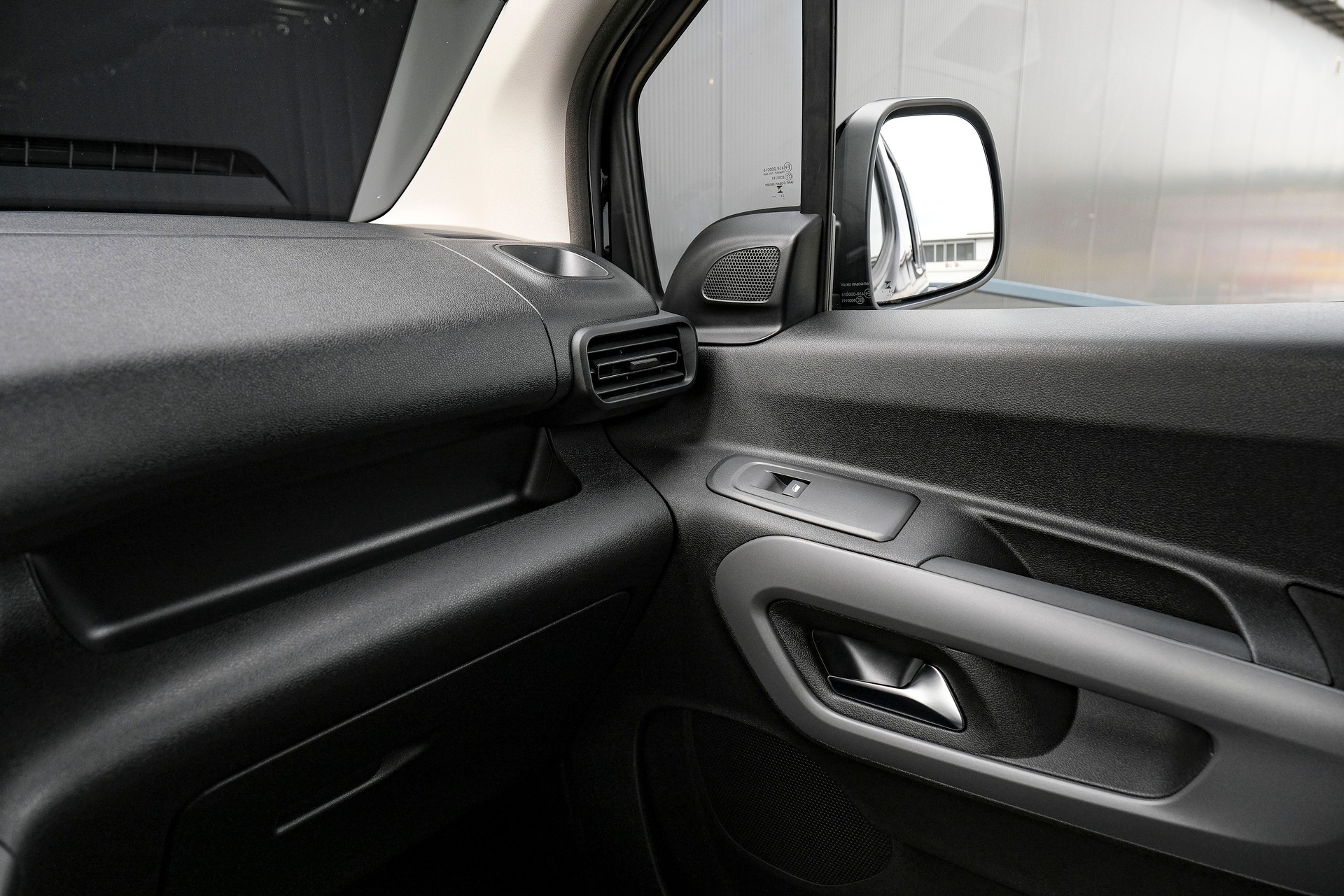 TOYOTA Proace City Verso 1.5 Trend Long Automatik-image-21