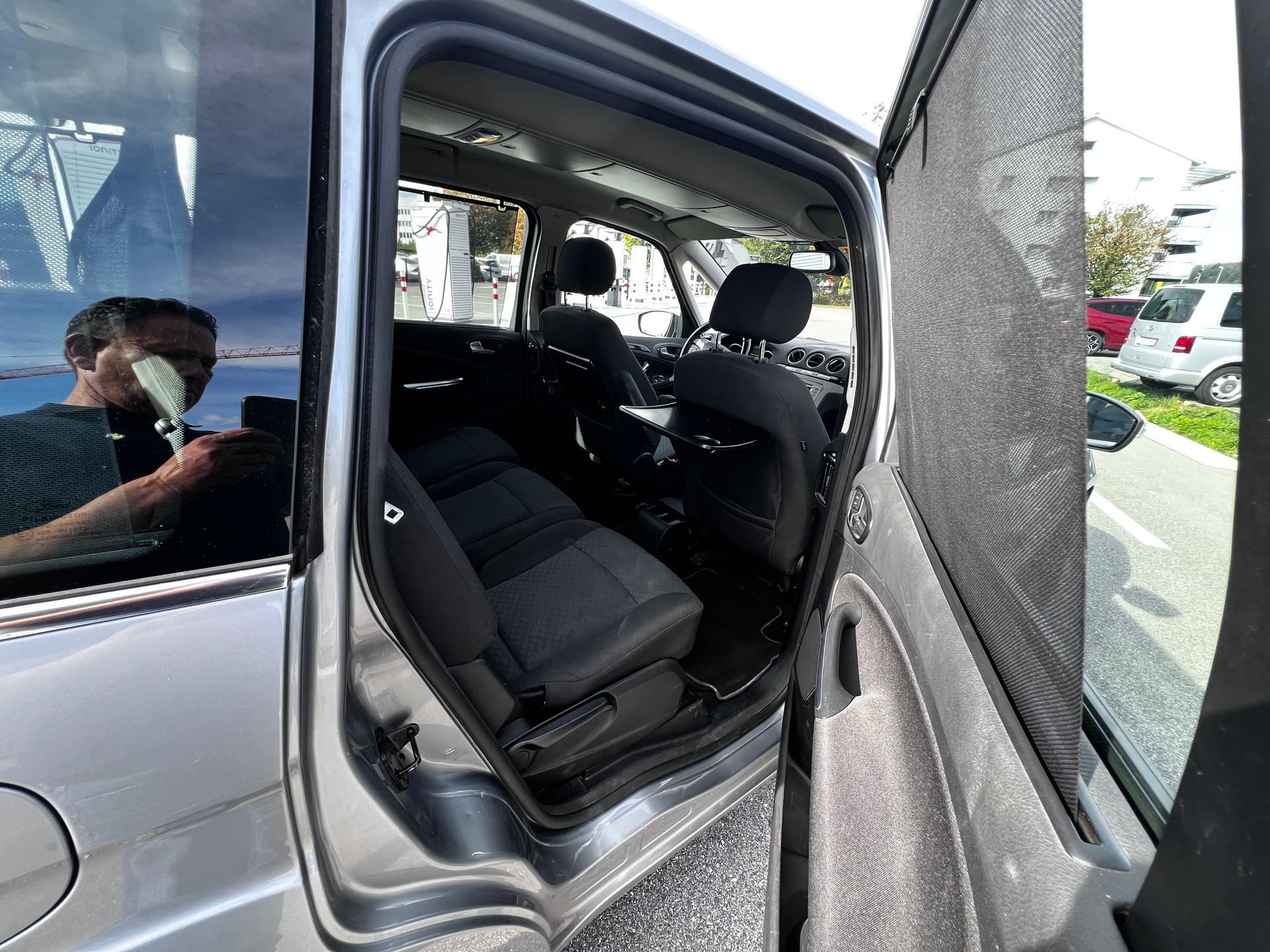 FORD Galaxy 2.0i Ghia-image-10
