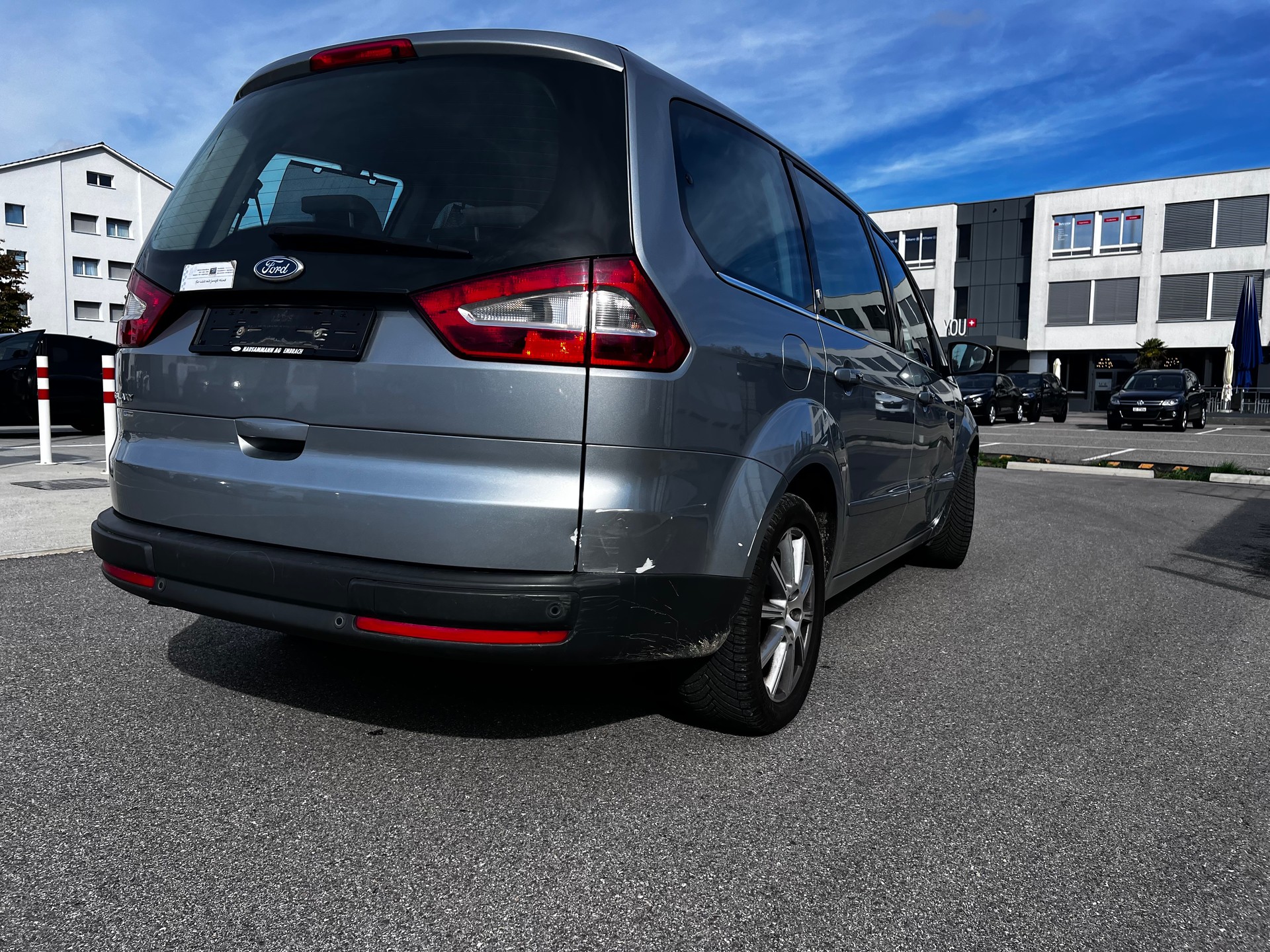 FORD Galaxy 2.0i Ghia-image-3