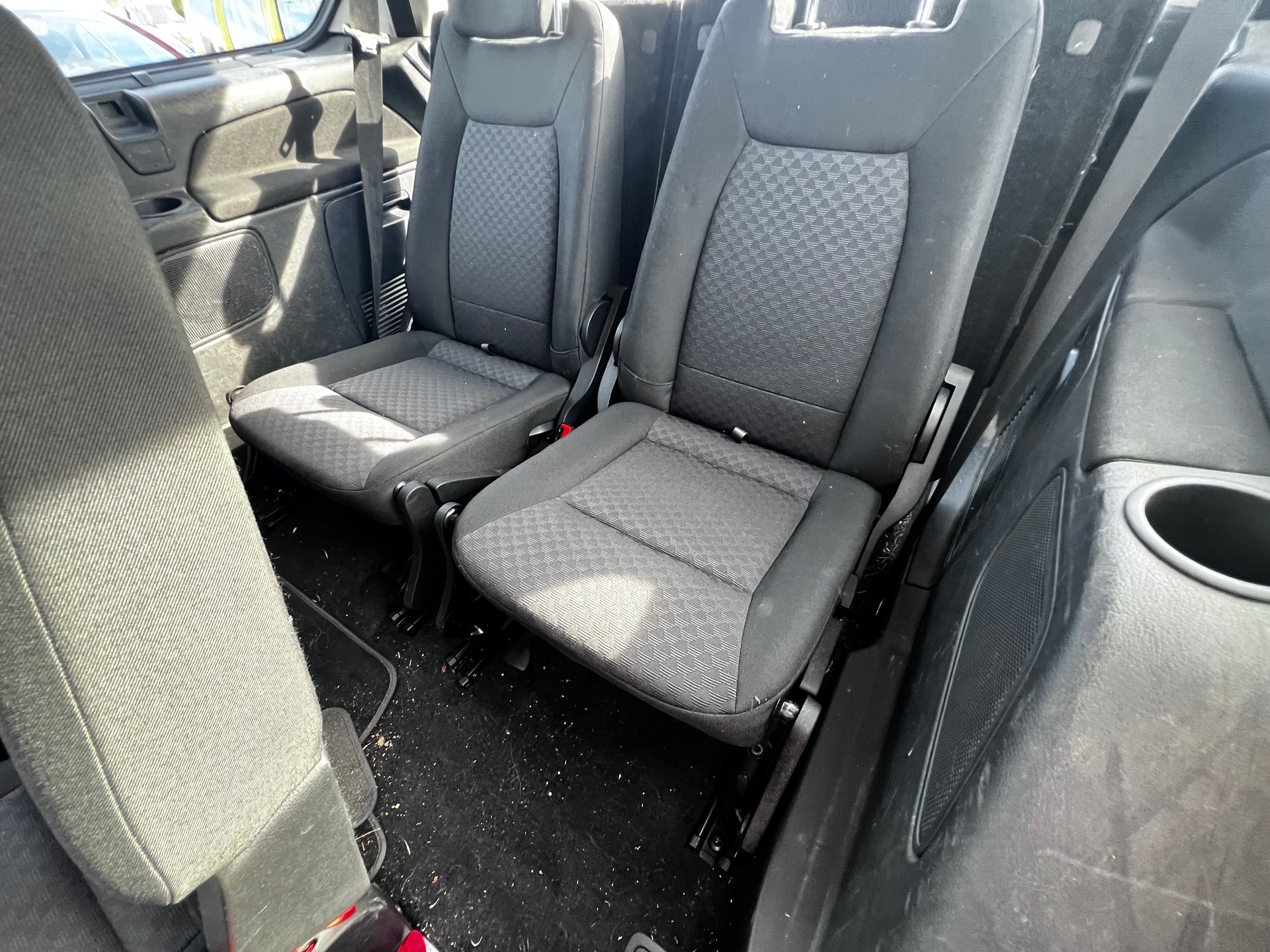 FORD Galaxy 2.0i Ghia-image-11