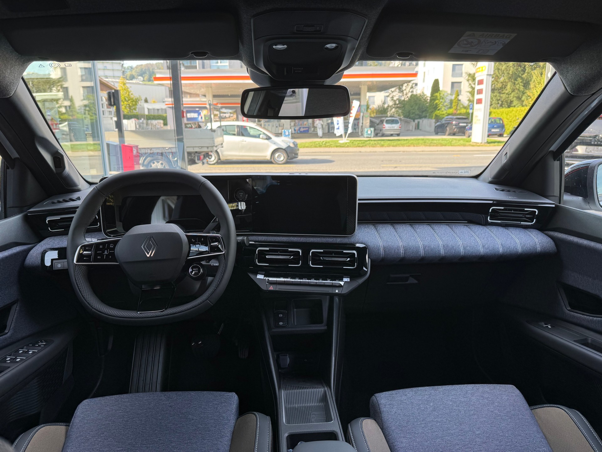 RENAULT R5 E-Tech Comfort Range 52 kWh Techno-image-11
