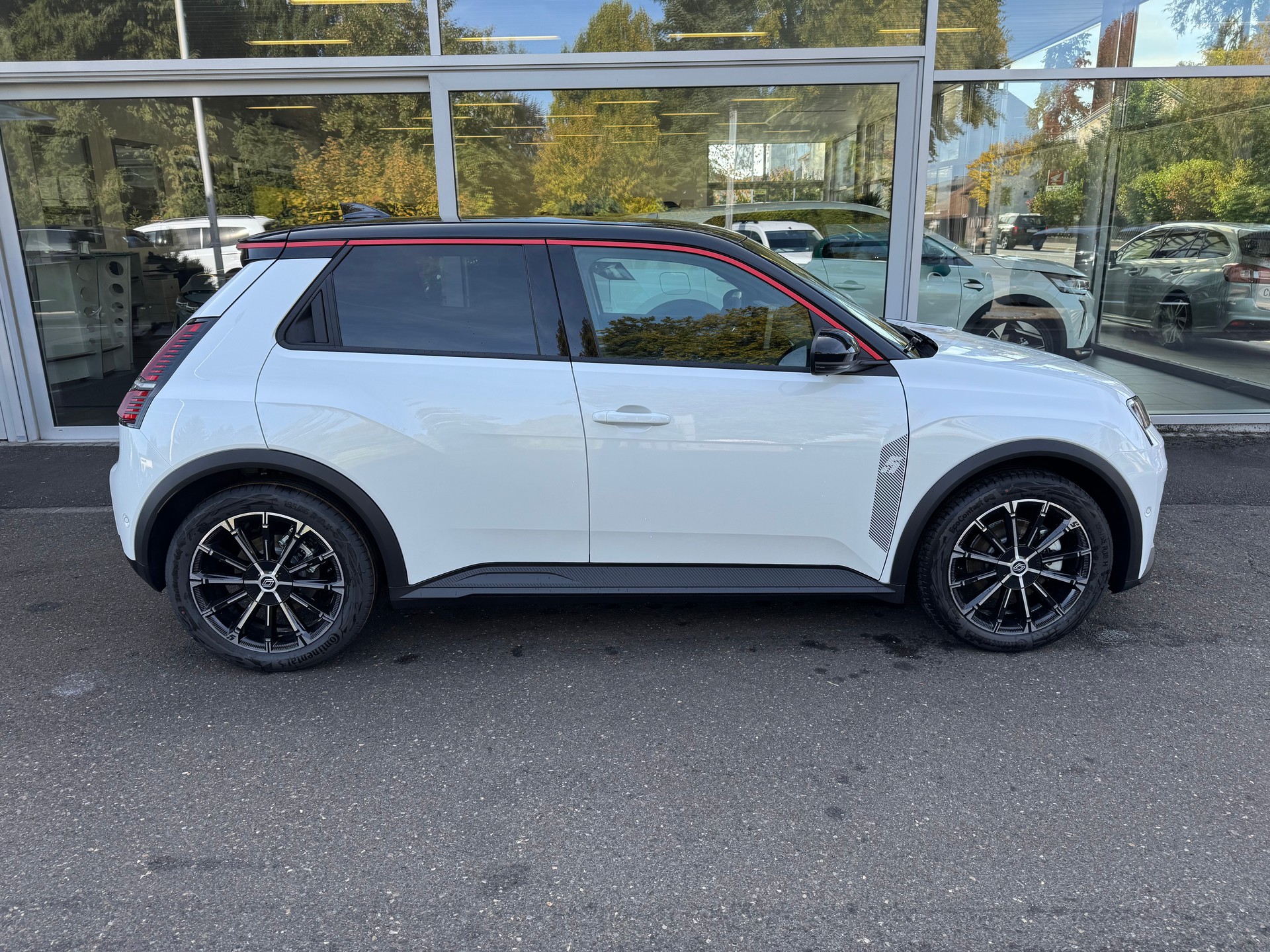 RENAULT R5 E-Tech Comfort Range 52 kWh Techno-image-1