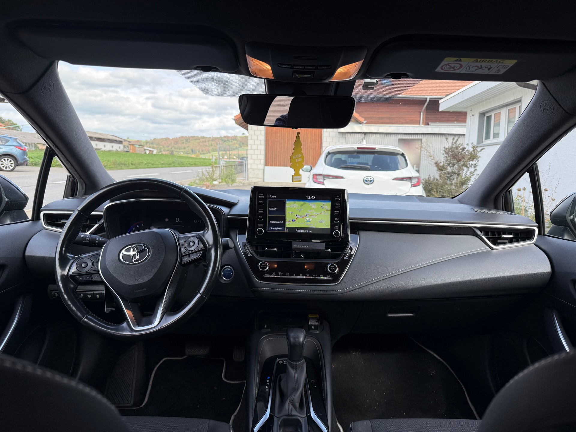 TOYOTA 1.8 HSD Trend-image-4