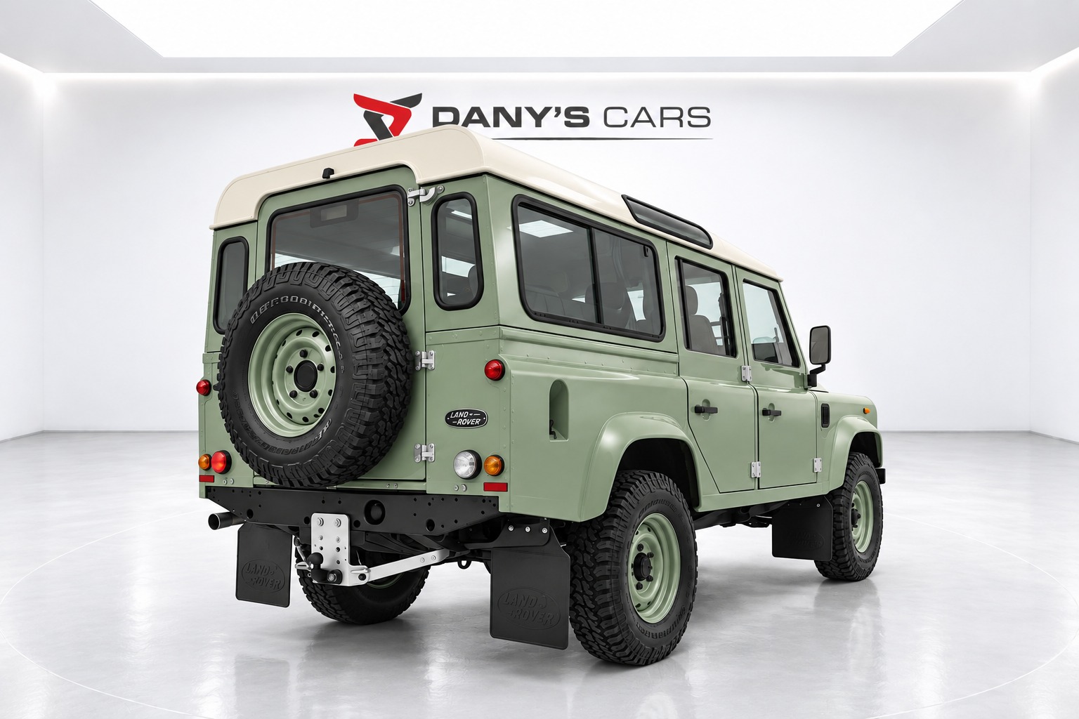 LAND ROVER Defender 110 2.2 TD4 SW Heritage-image-3