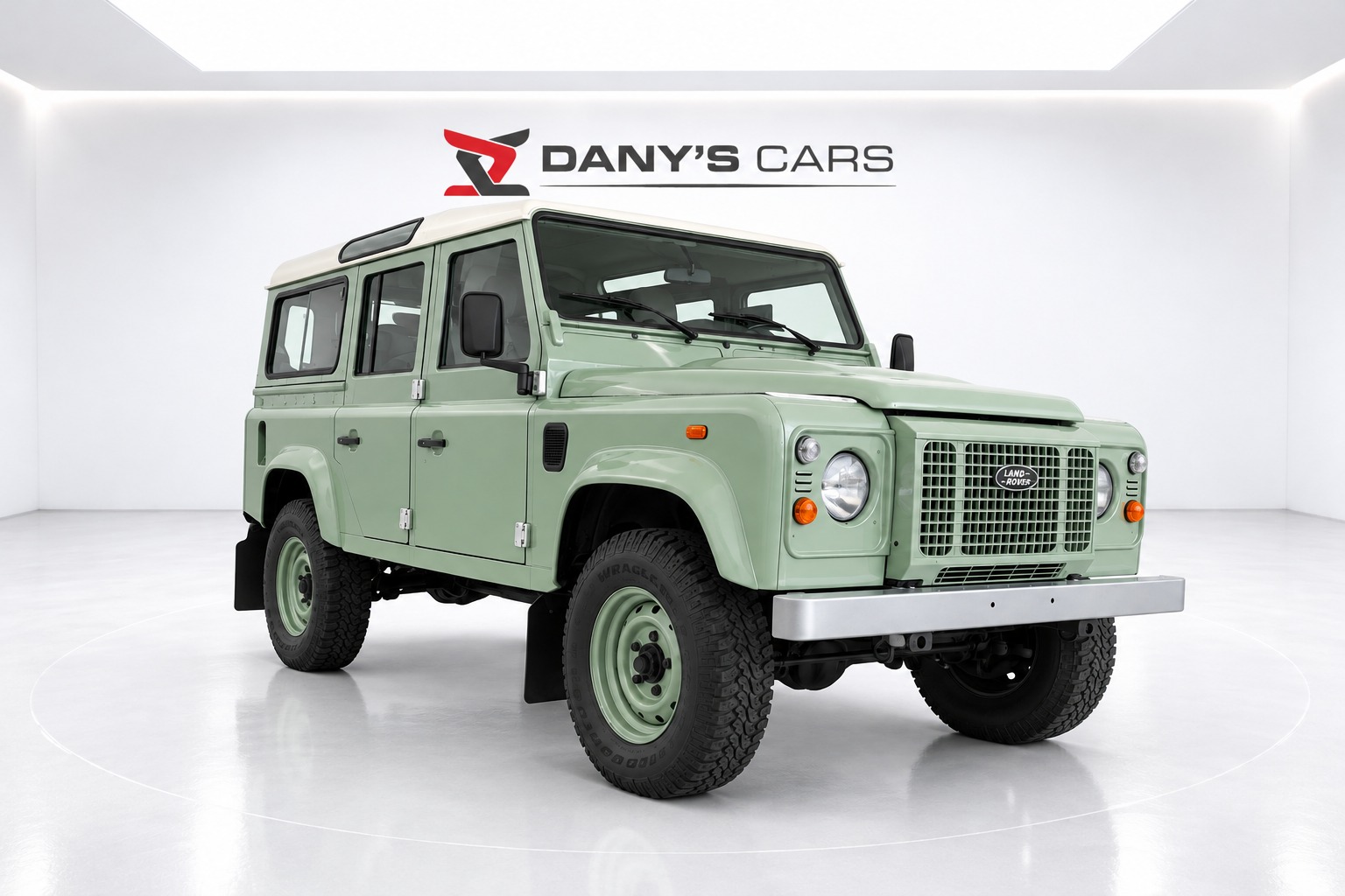 LAND ROVER Defender 110 2.2 TD4 SW Heritage-image-2