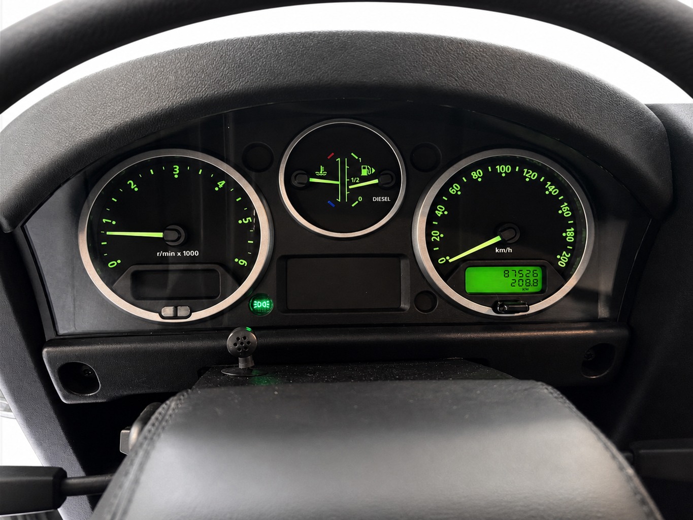 LAND ROVER Defender 110 2.2 TD4 SW Heritage-image-20