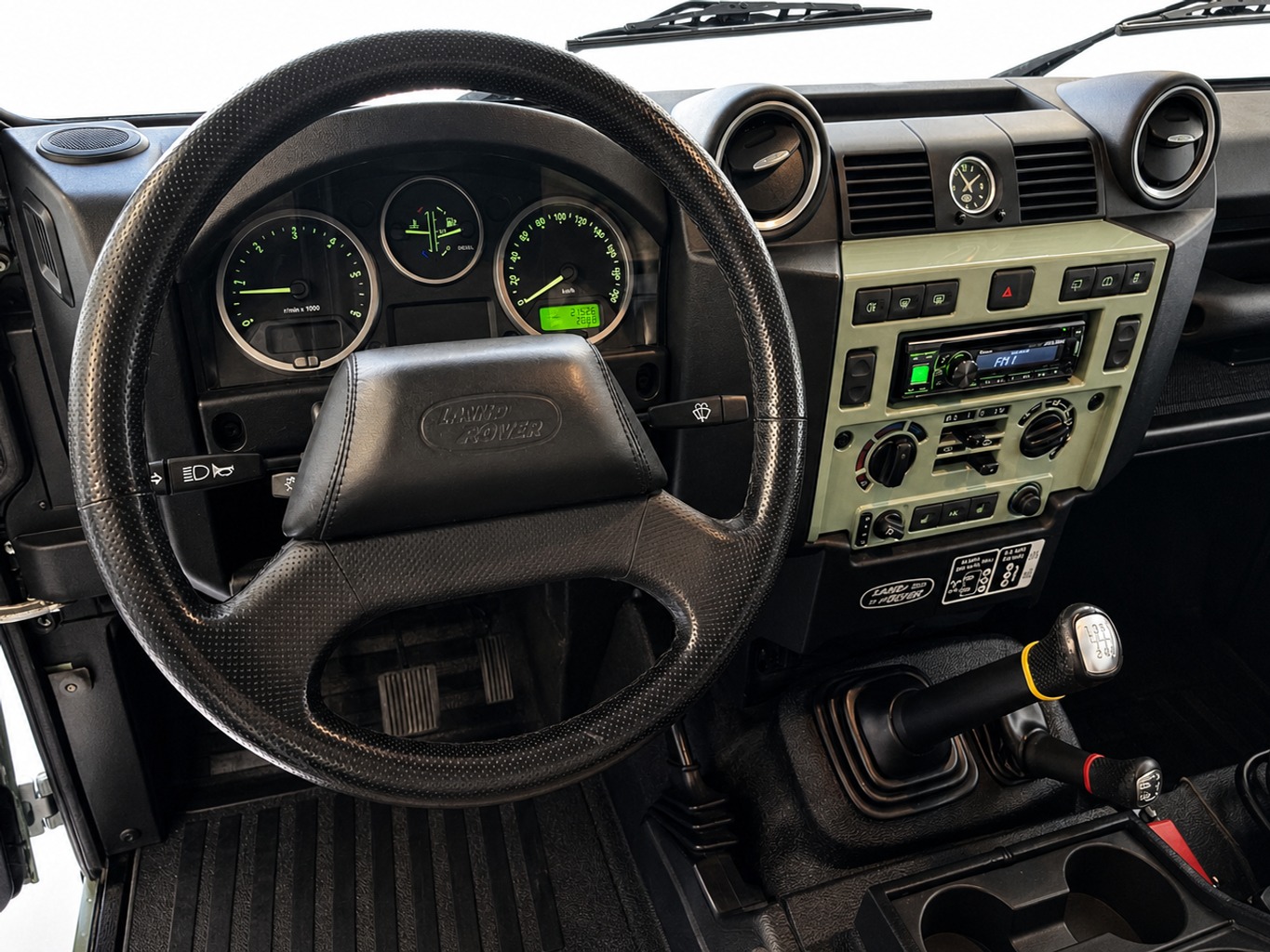 LAND ROVER Defender 110 2.2 TD4 SW Heritage-image-19