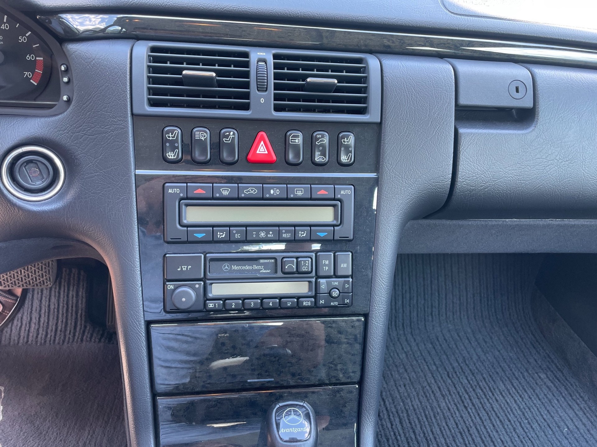 MERCEDES-BENZ E 430 Avantgarde Automatic-image-6