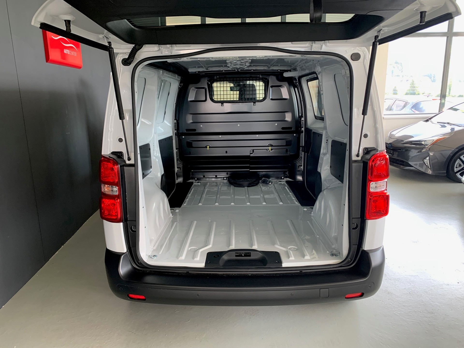 TOYOTA PROACE Van L1 50KWh Active-image-6