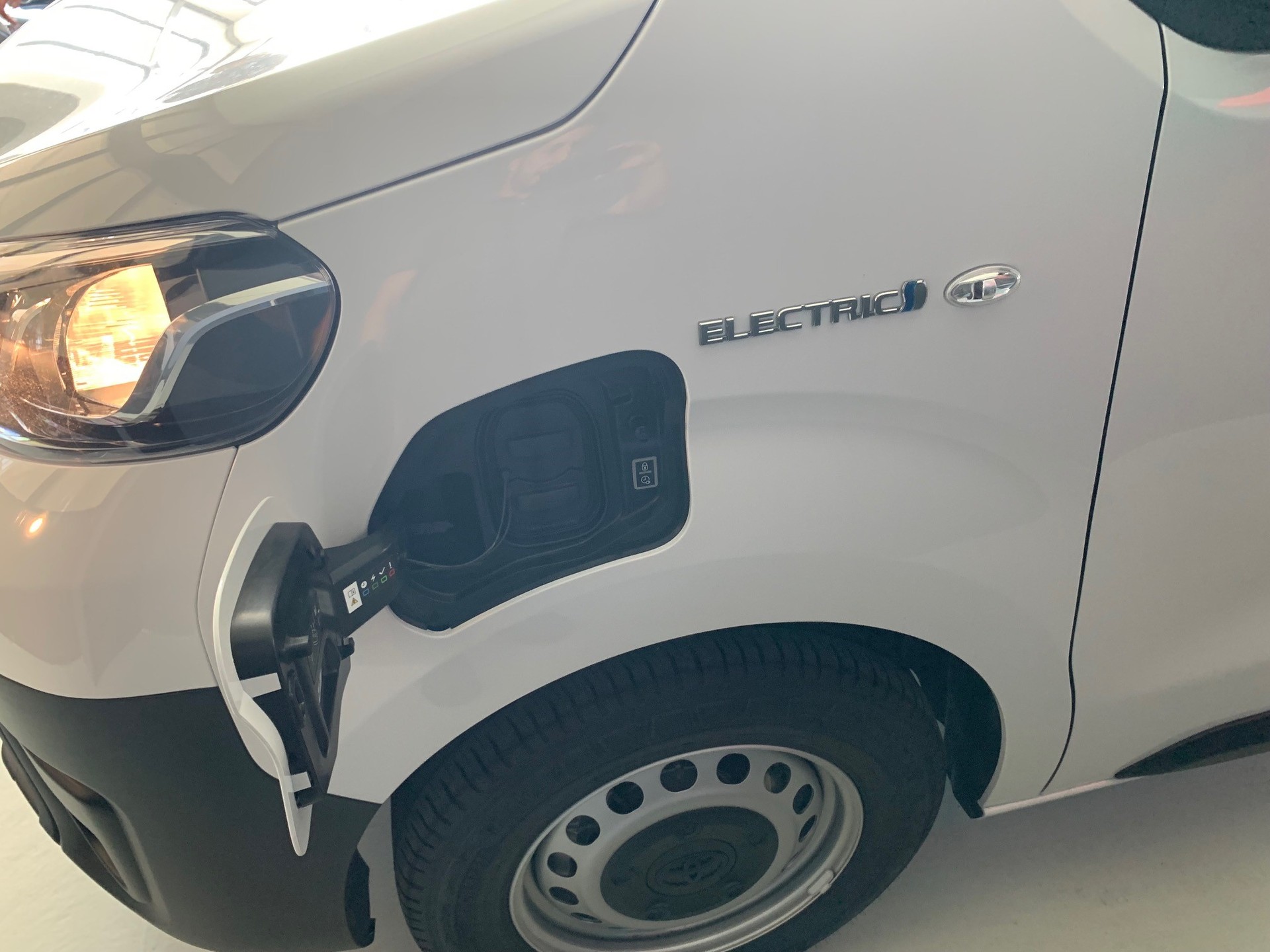 TOYOTA PROACE Van L1 50KWh Active-image-13