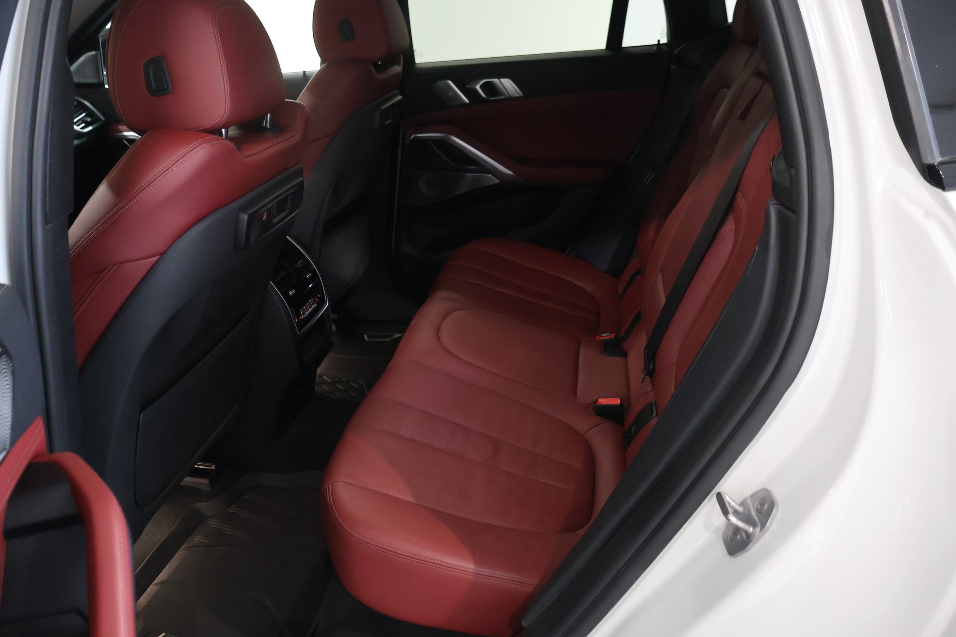 BMW X6 M50i Steptronic-image-11