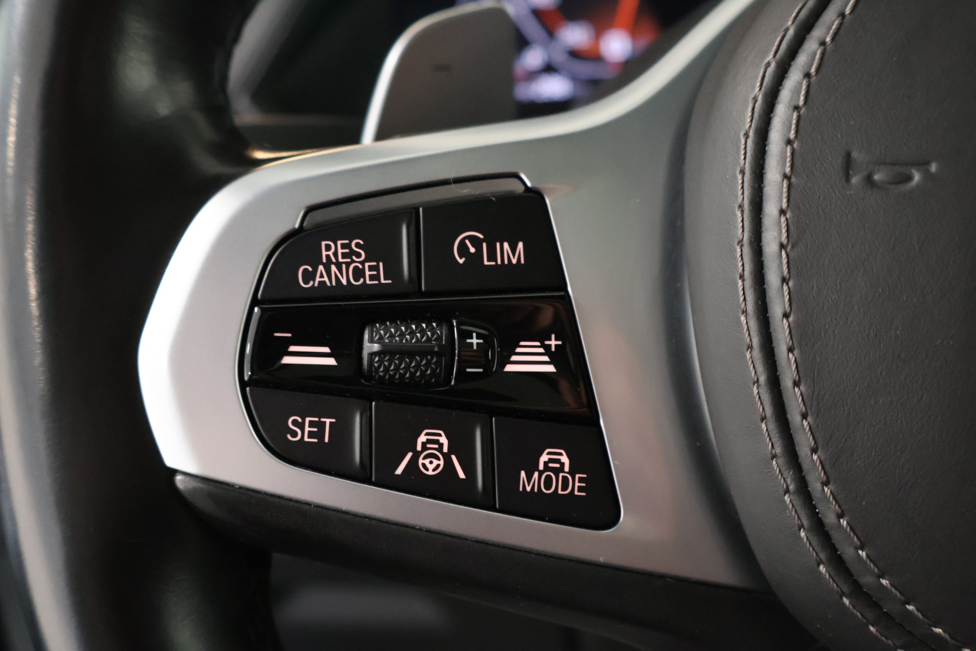 BMW X6 M50i Steptronic-image-26