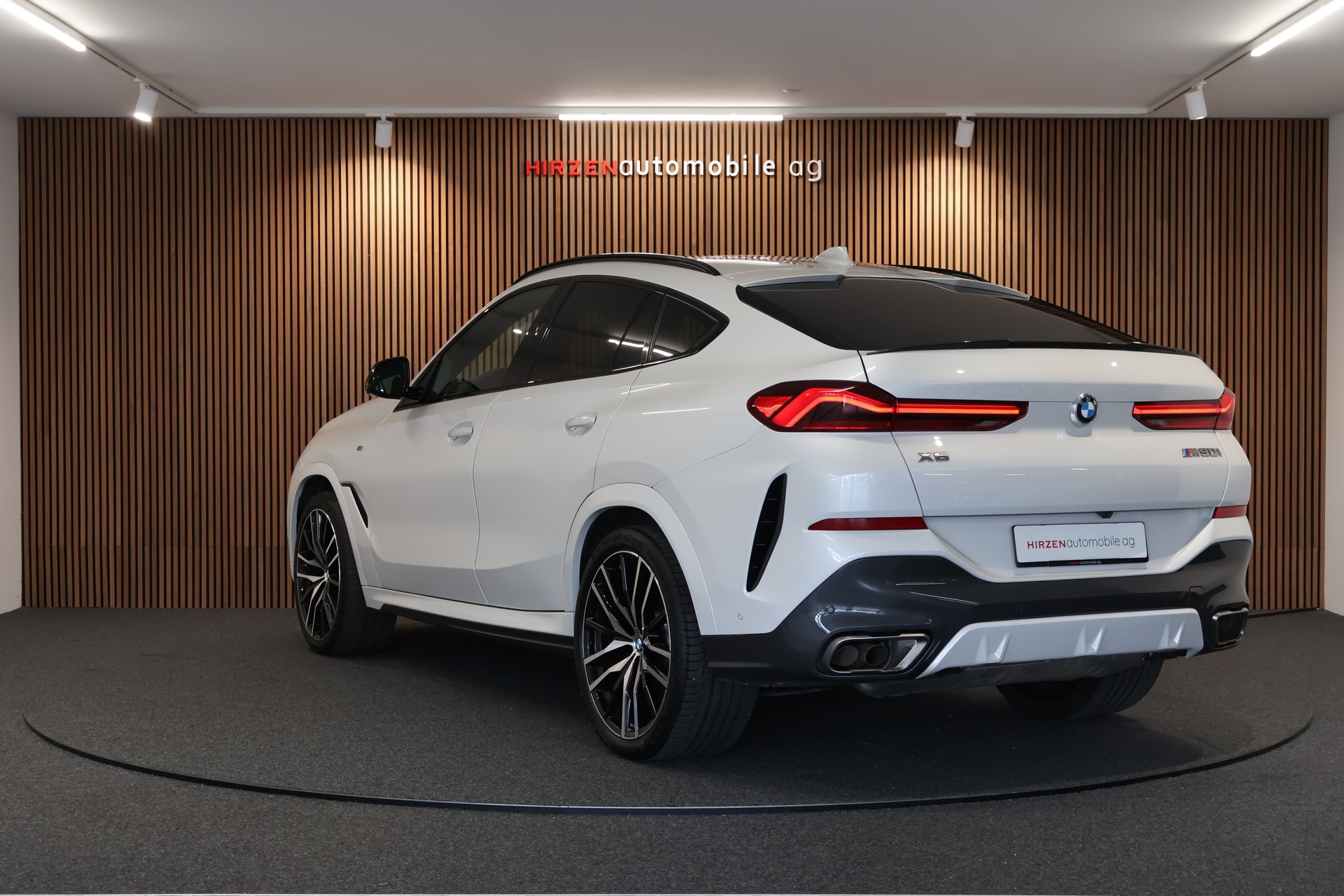 BMW X6 M50i Steptronic-image-2