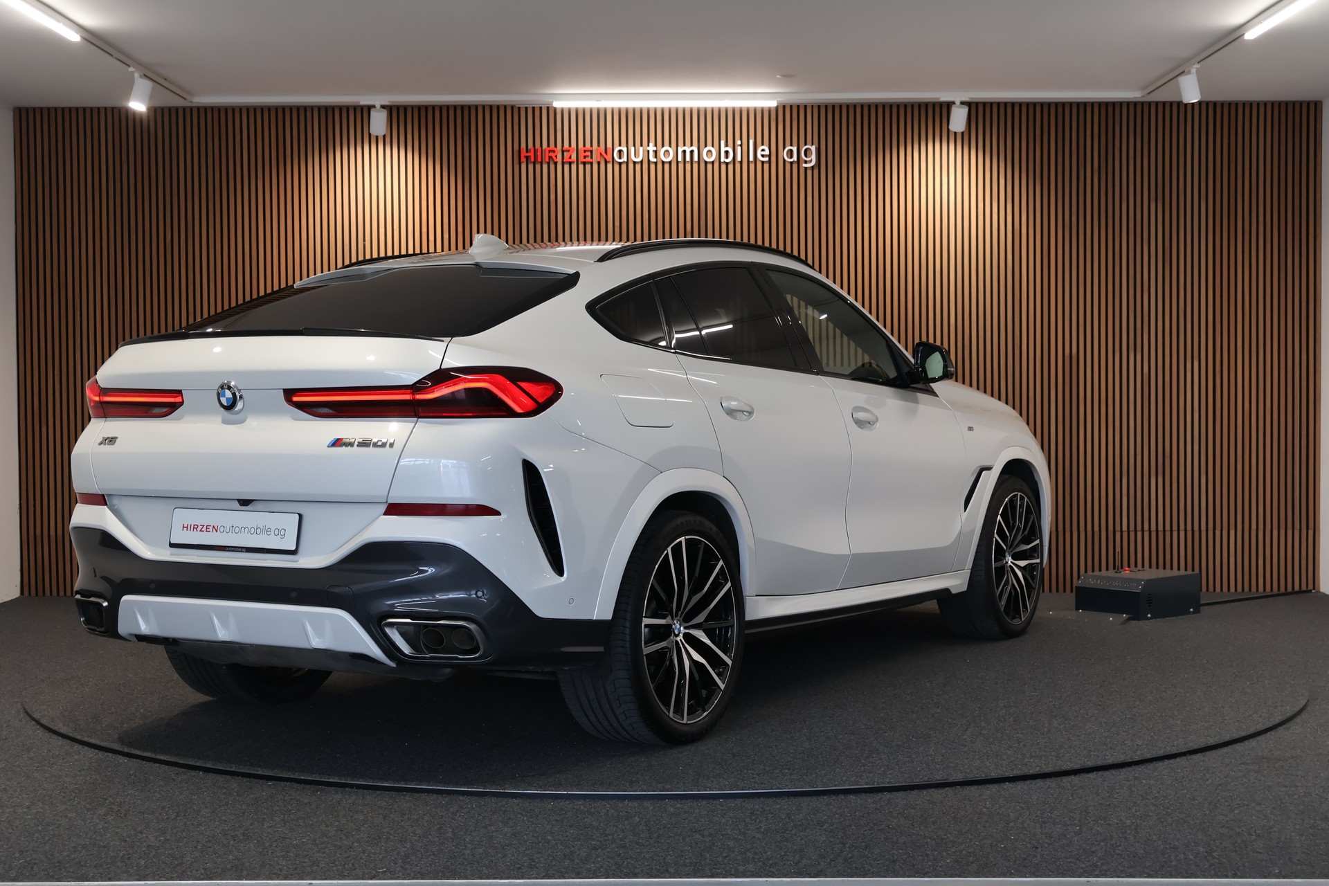 BMW X6 M50i Steptronic-image-4