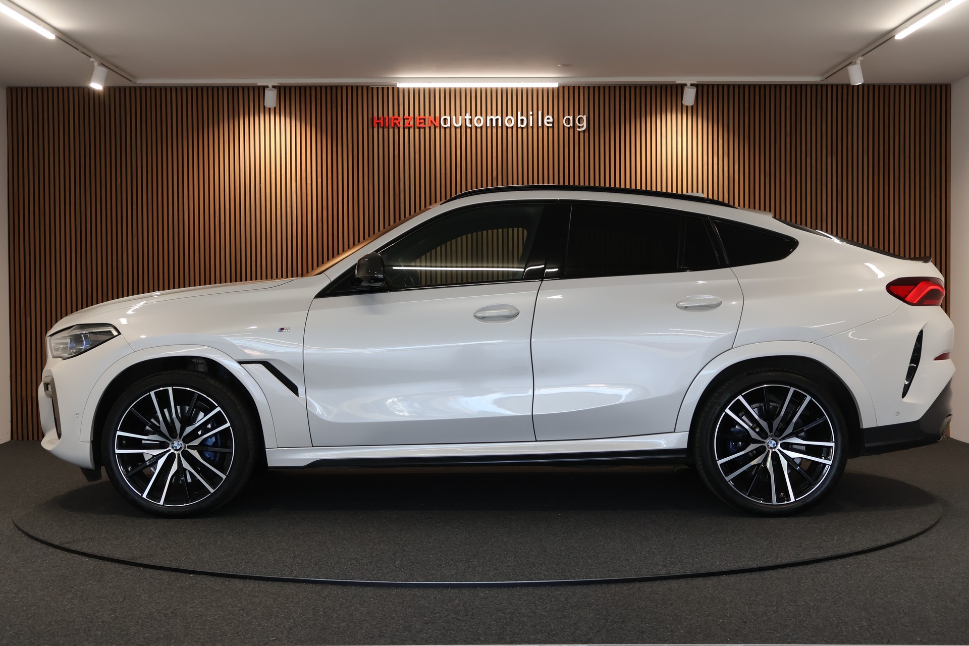 BMW X6 M50i Steptronic-image-1