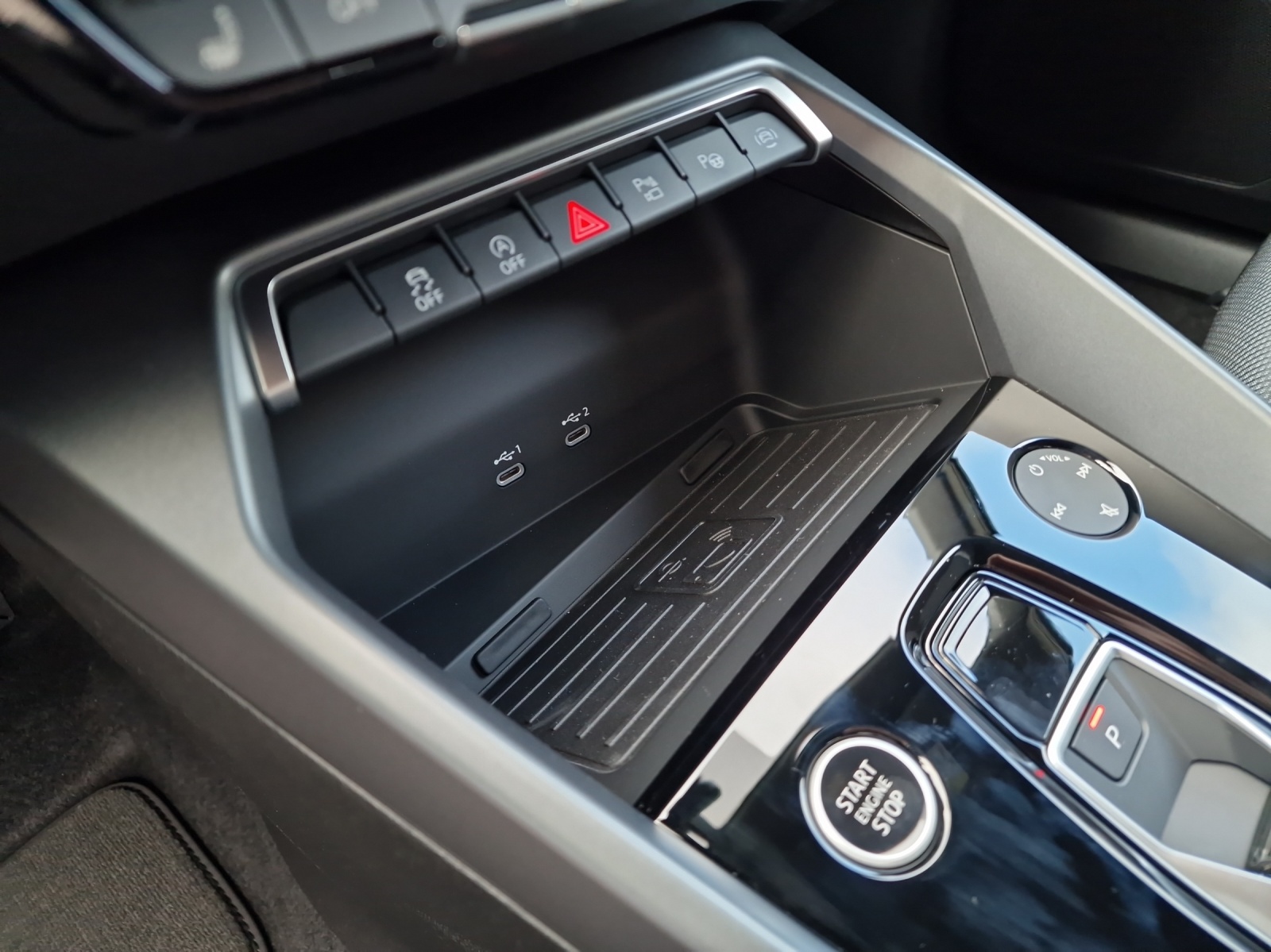 AUDI A3 Sportback 35 TFSI Attraction S-tronic-image-13