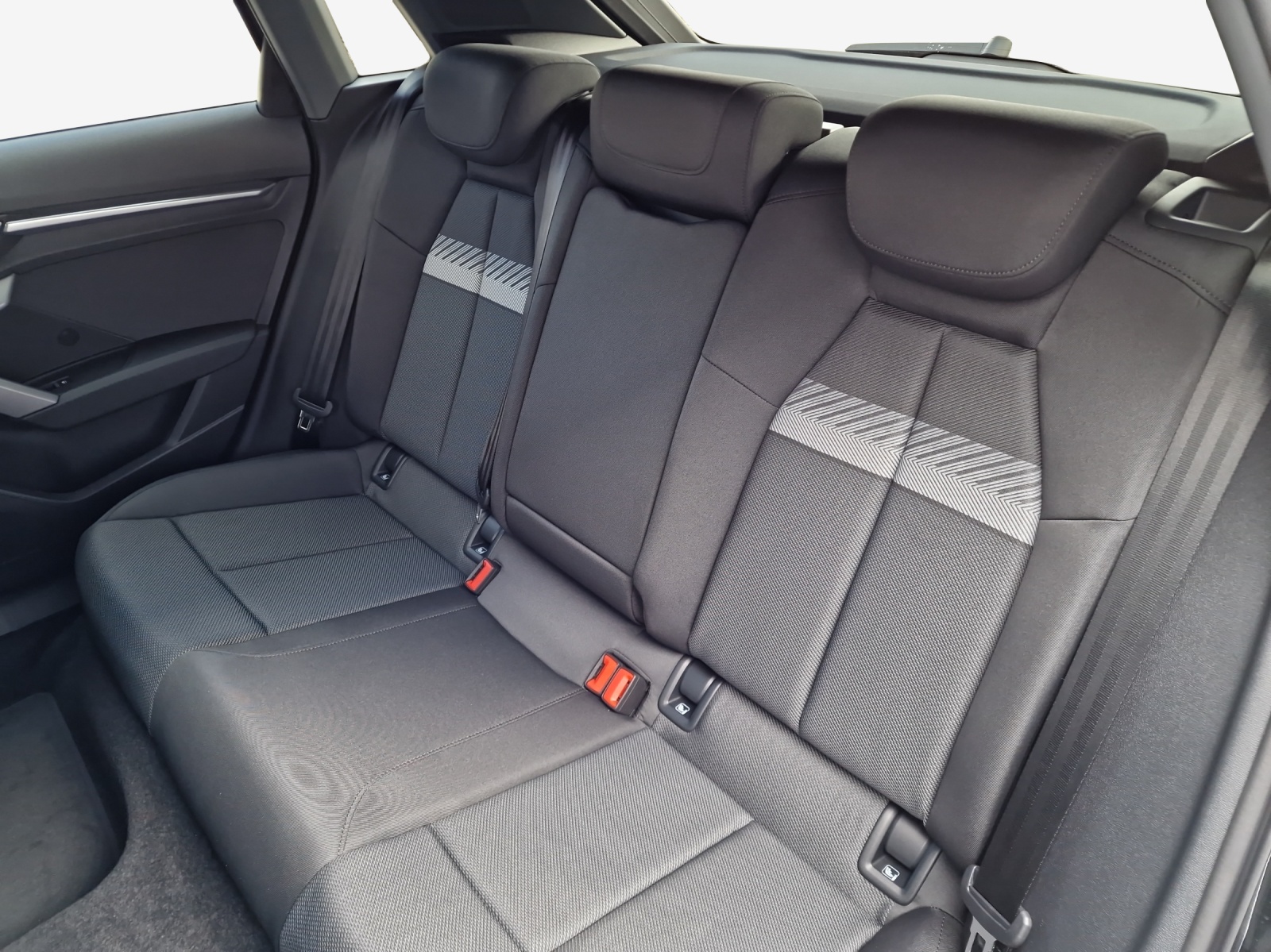 AUDI A3 Sportback 35 TFSI Attraction S-tronic-image-11