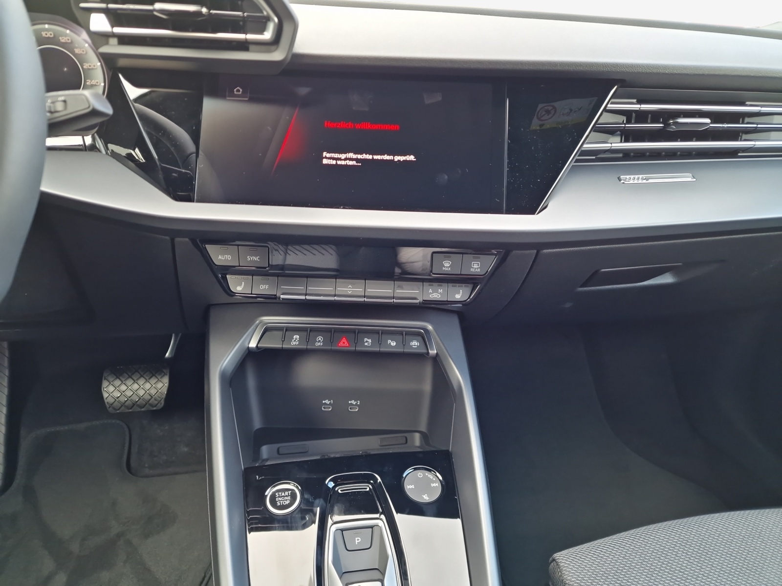 AUDI A3 Sportback 35 TFSI Attraction S-tronic-image-10