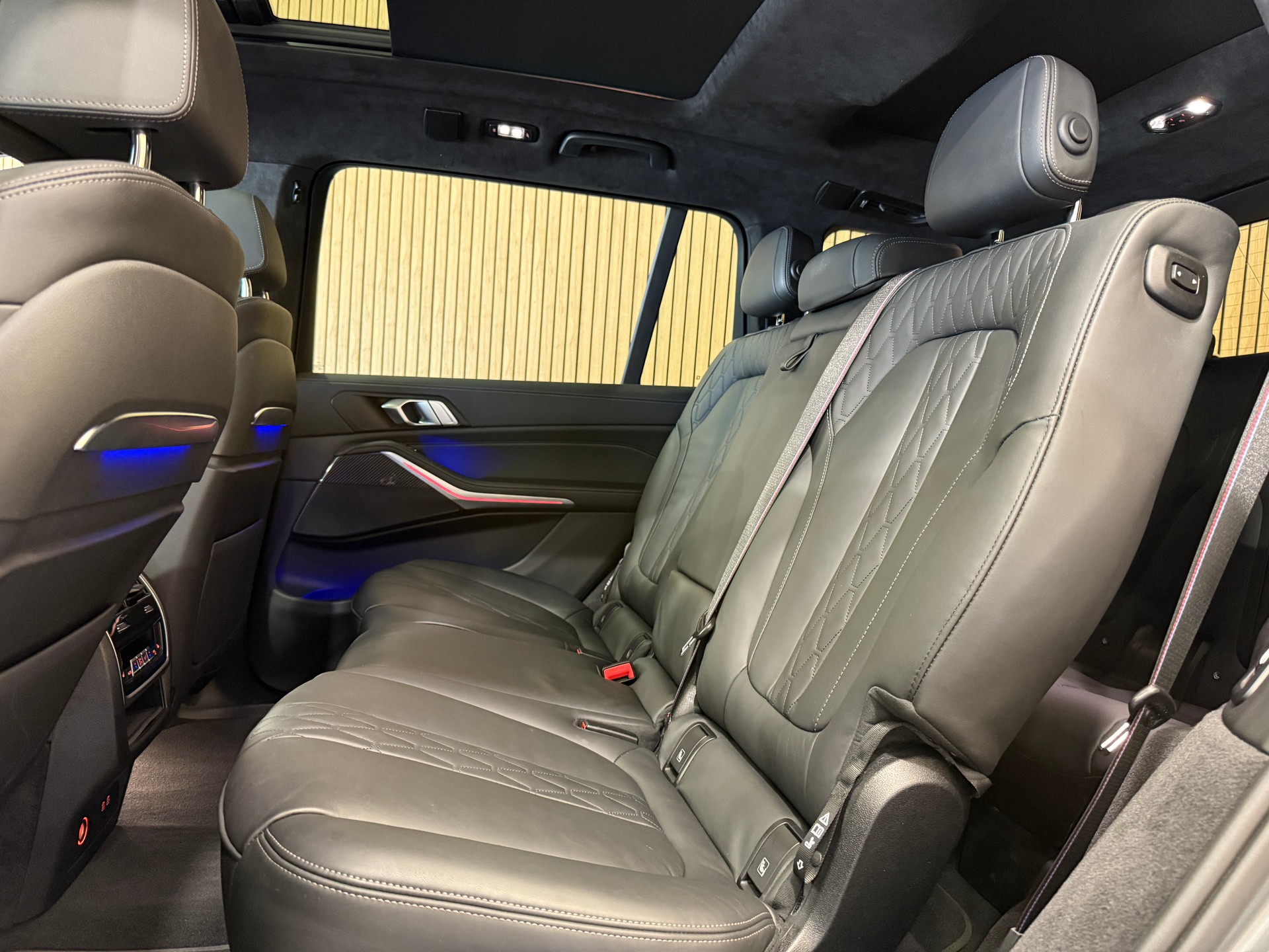BMW X7 xDrive 48V 40d M Sport Pro Steptronic-image-21