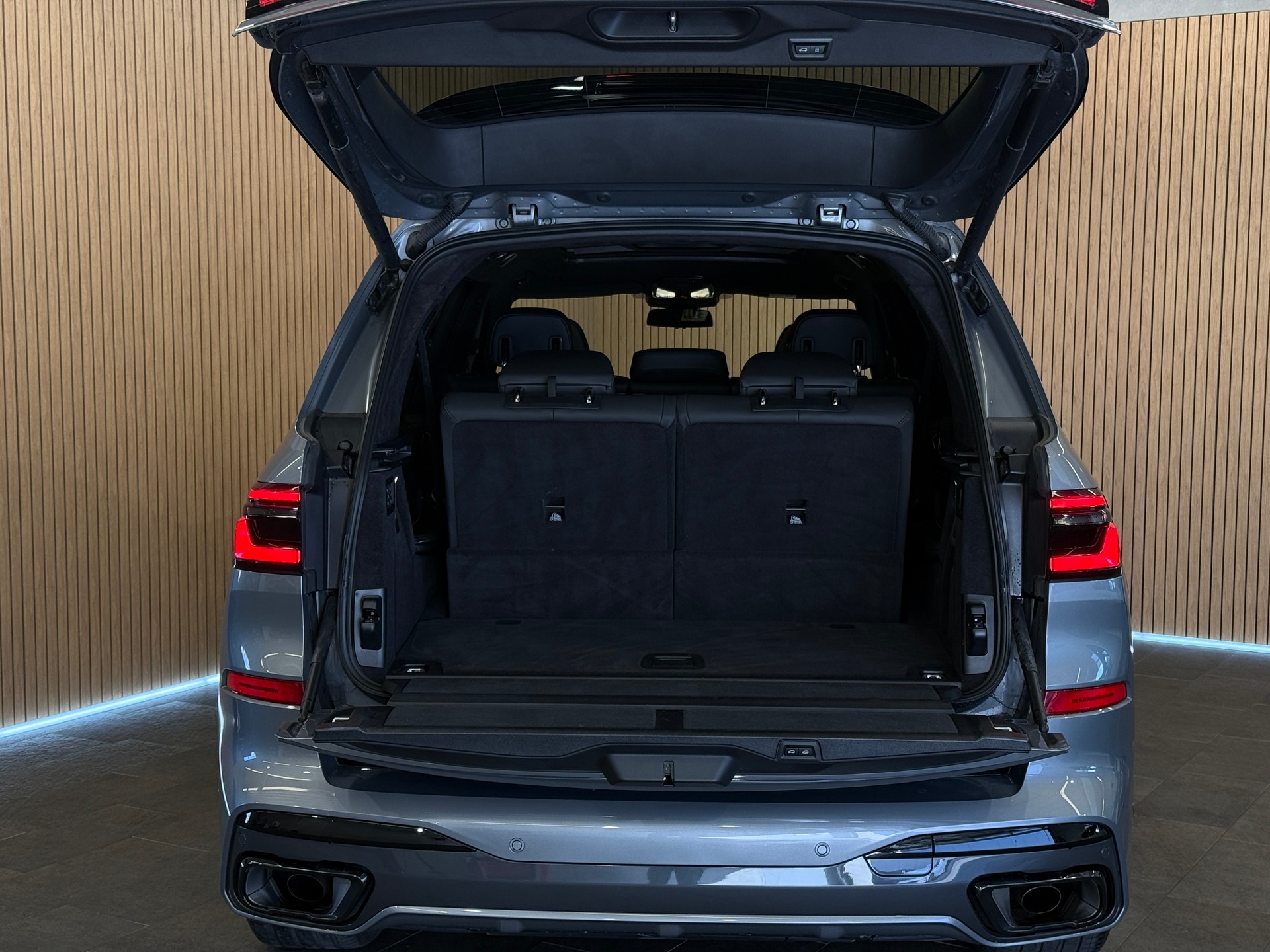 BMW X7 xDrive 48V 40d M Sport Pro Steptronic-image-5