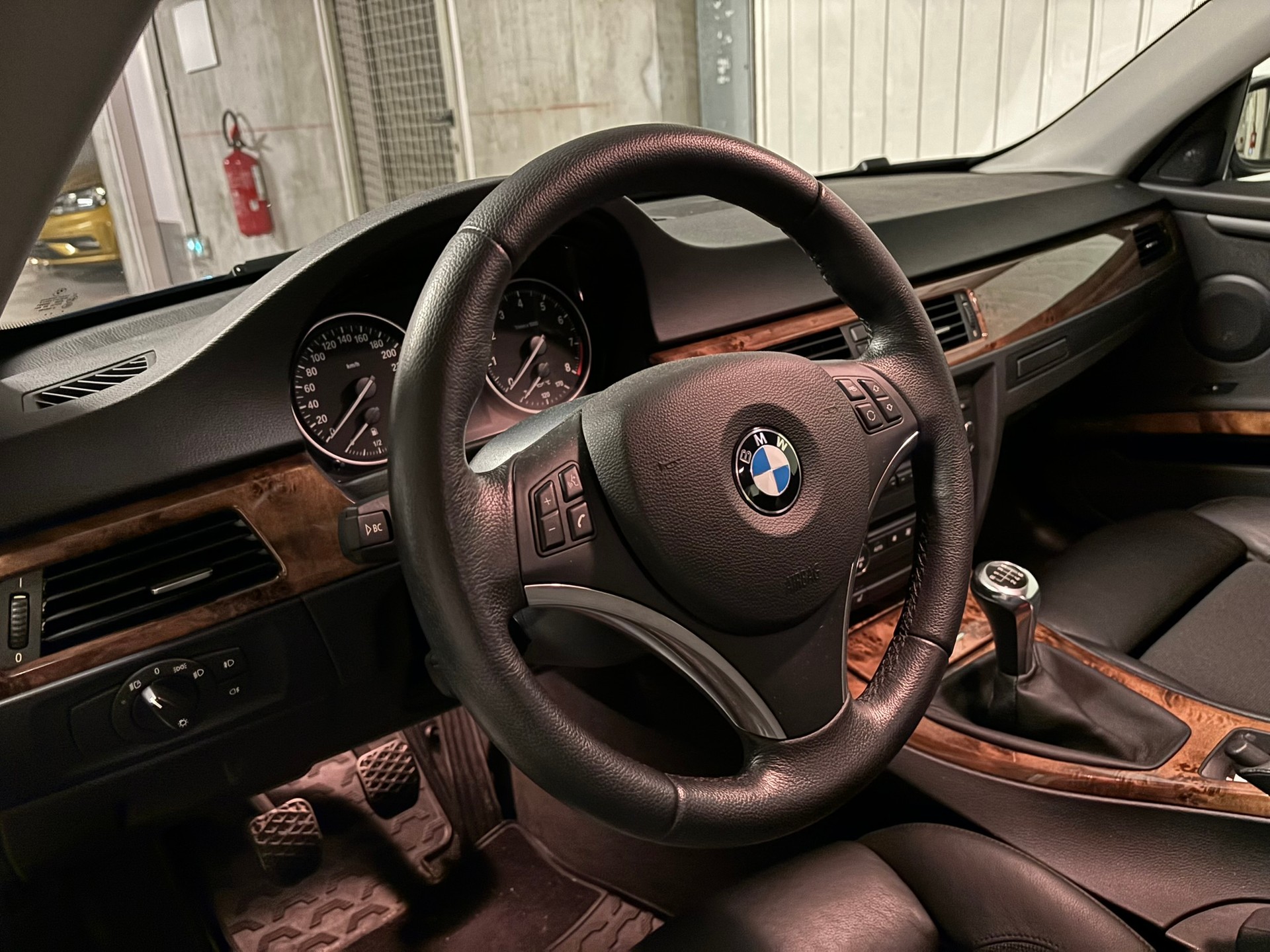 BMW 335i Coupé-image-1