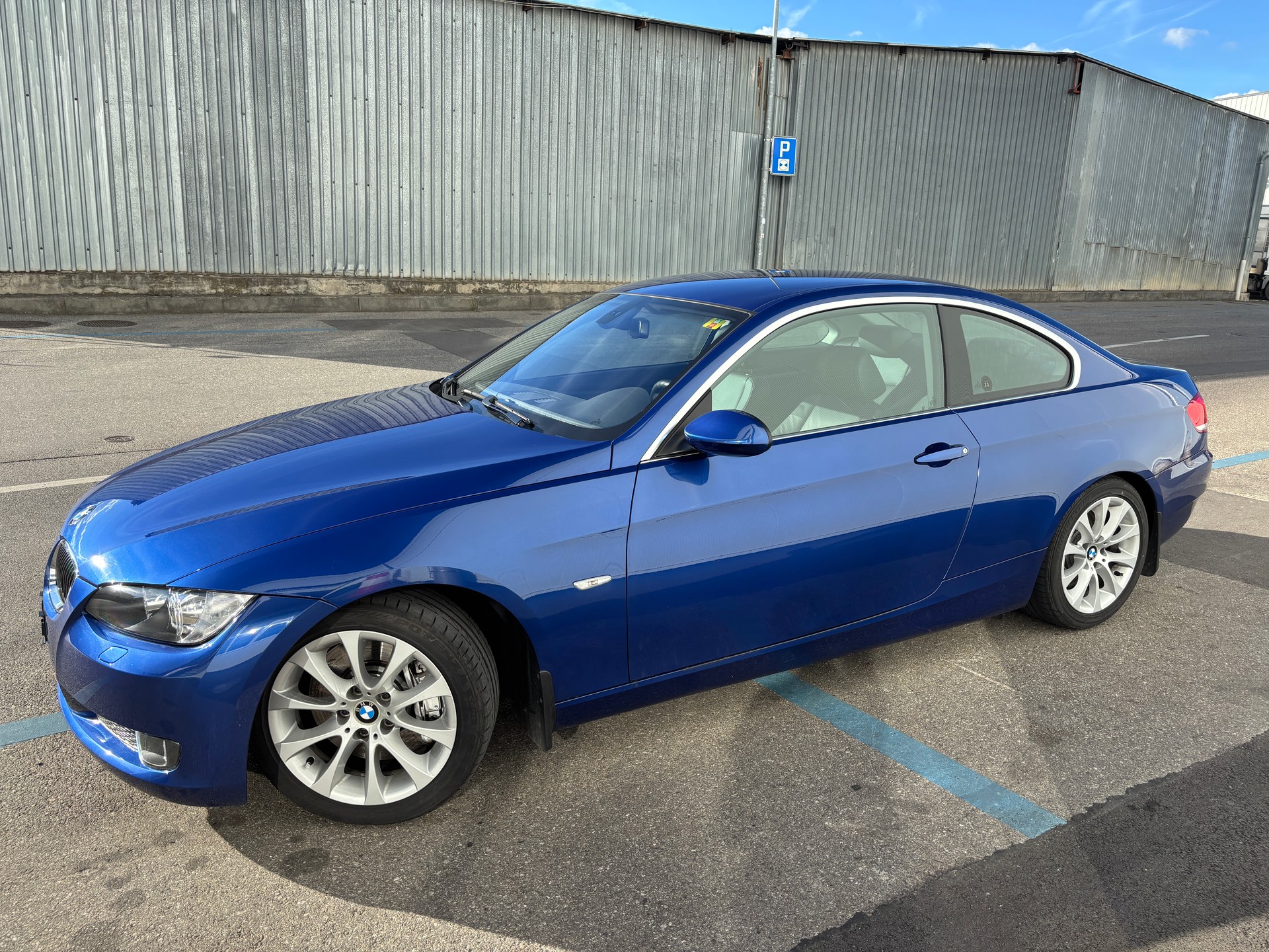 BMW 335i Coupé-image-4