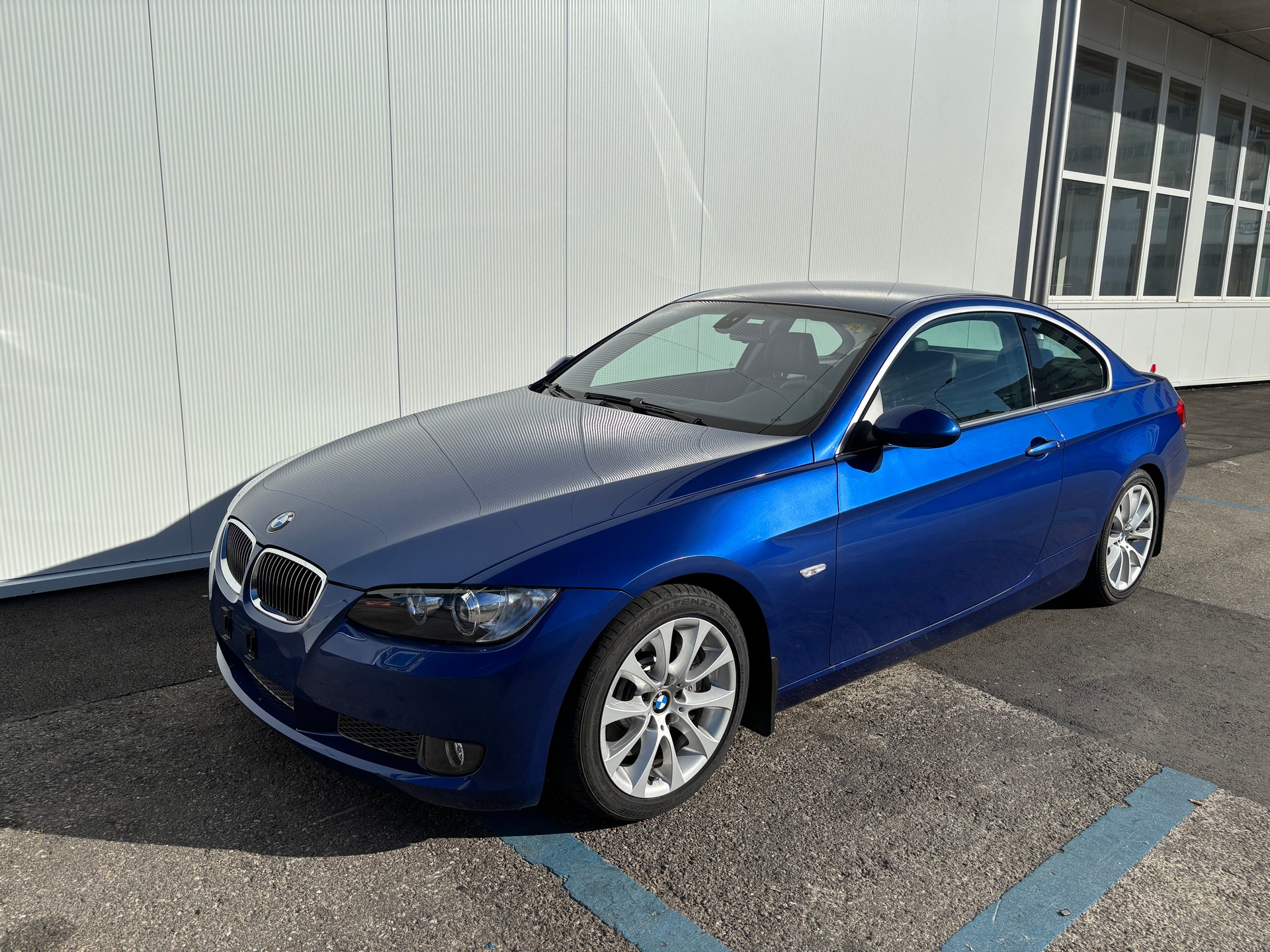 BMW 335i Coupé-image-3