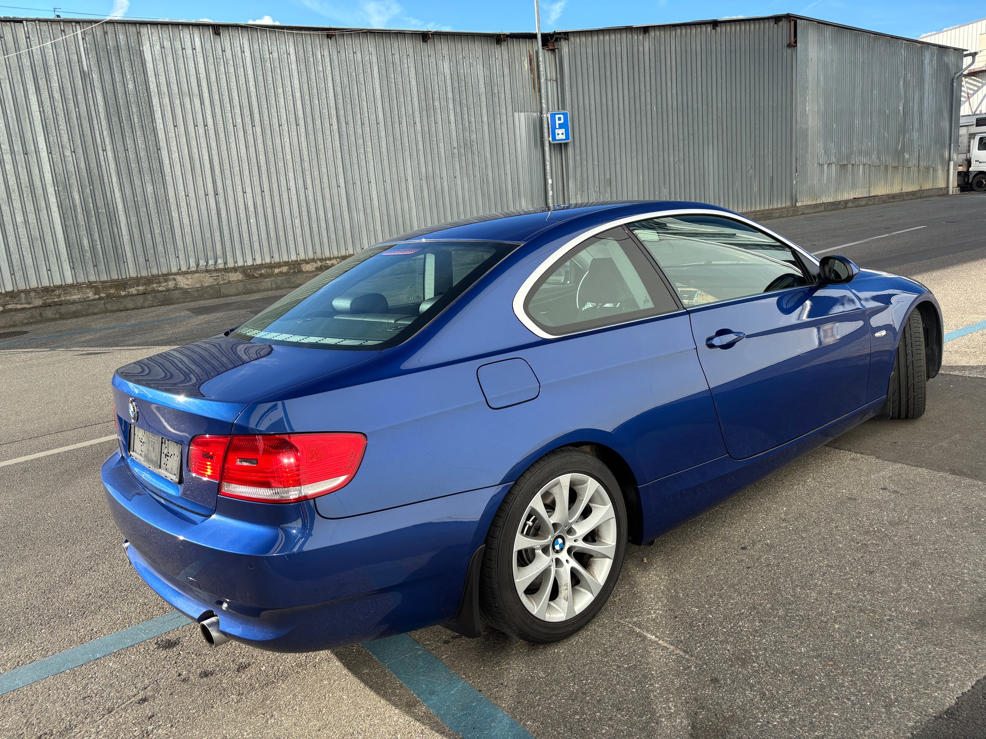 BMW 335i Coupé-image-9