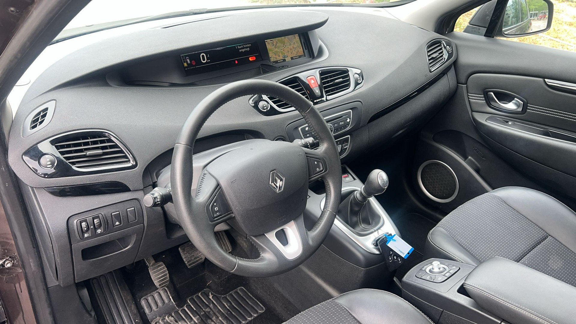 RENAULT Grand Scénic 1.4 16V Turbo Expression-image-8